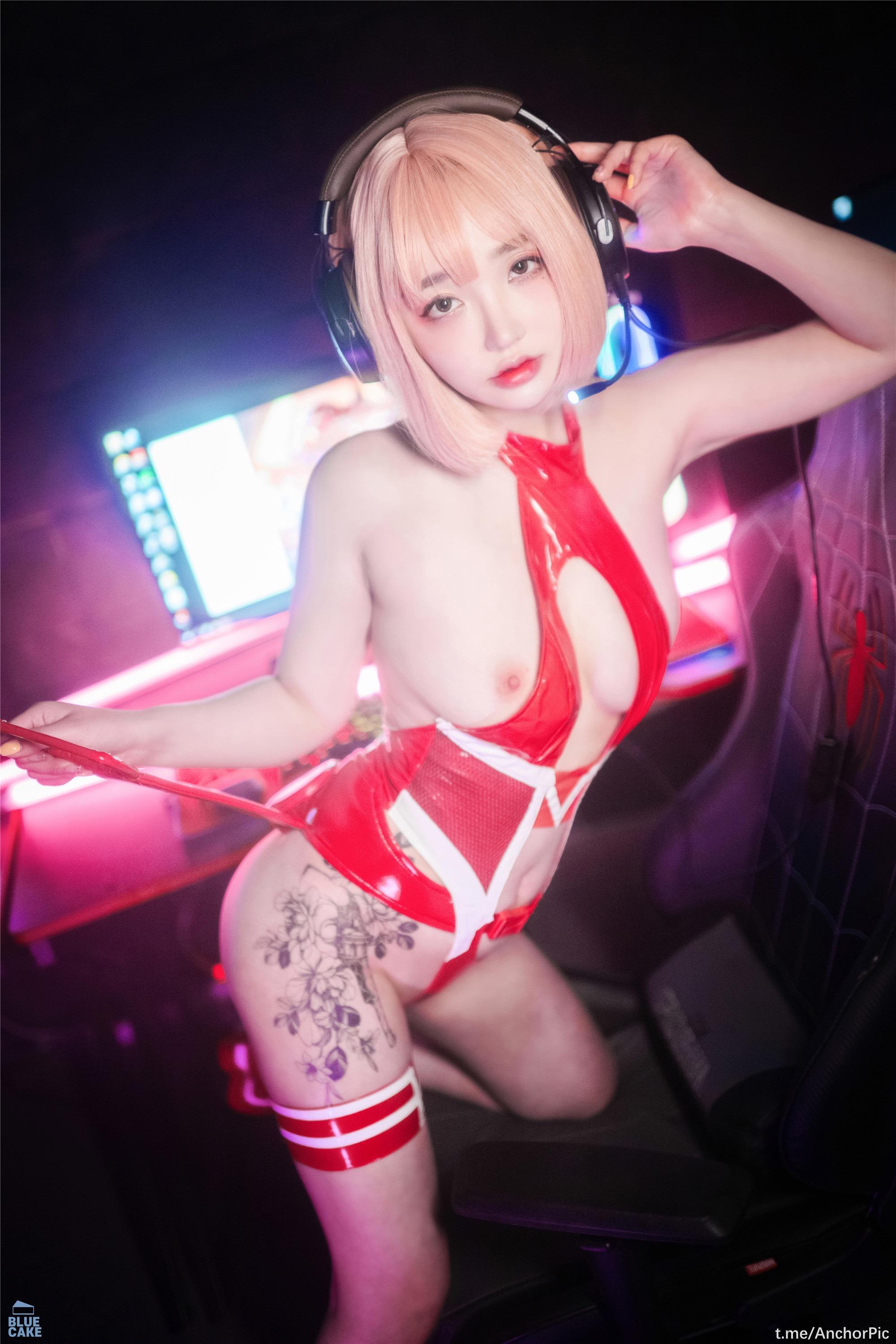[BLUECAKE] Son Ye-Eun (손예은) - Code 002 Mini 88P