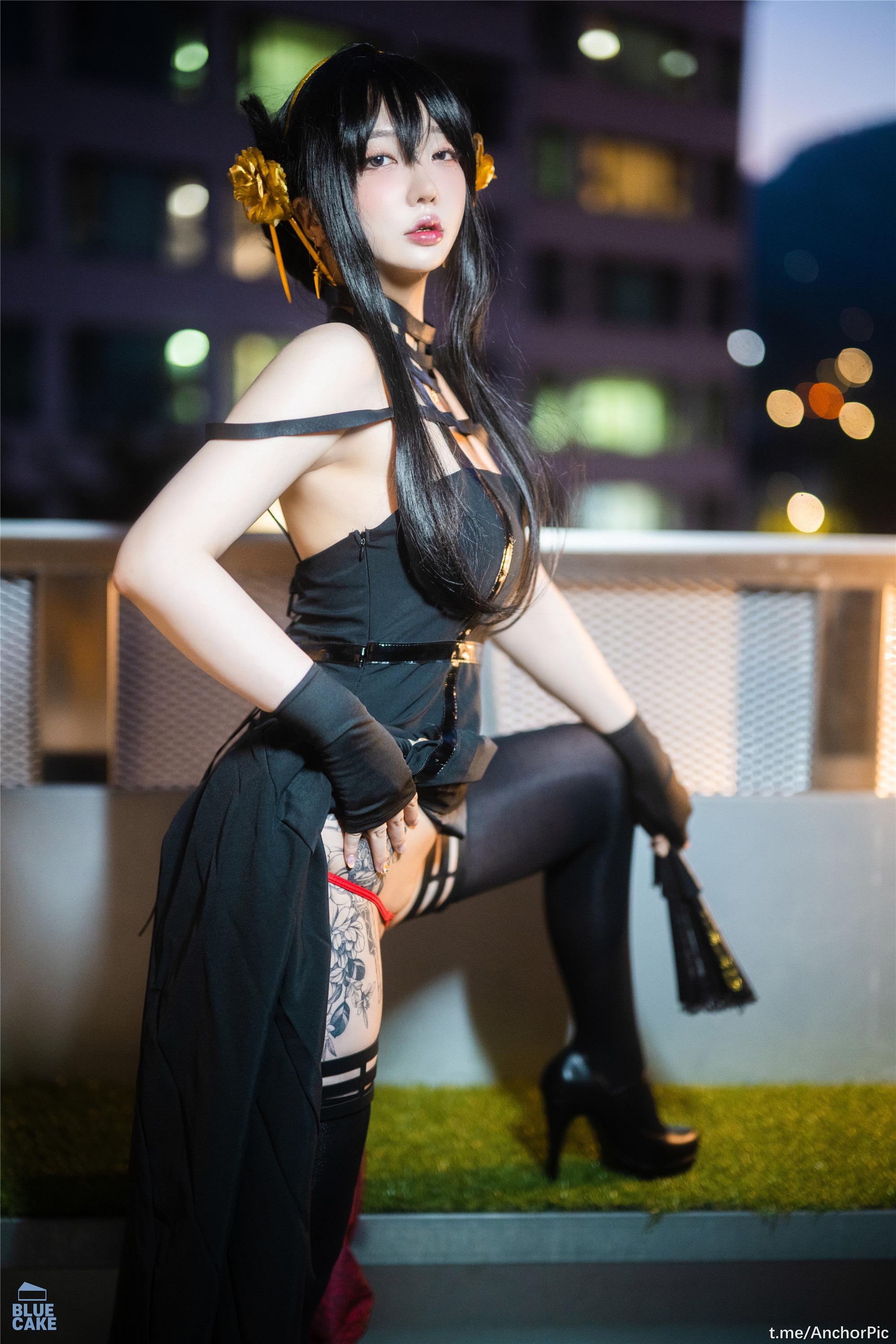 BLUECAKE] Son Ye-Eun - Hoa Hồng Đen RED+ 131P