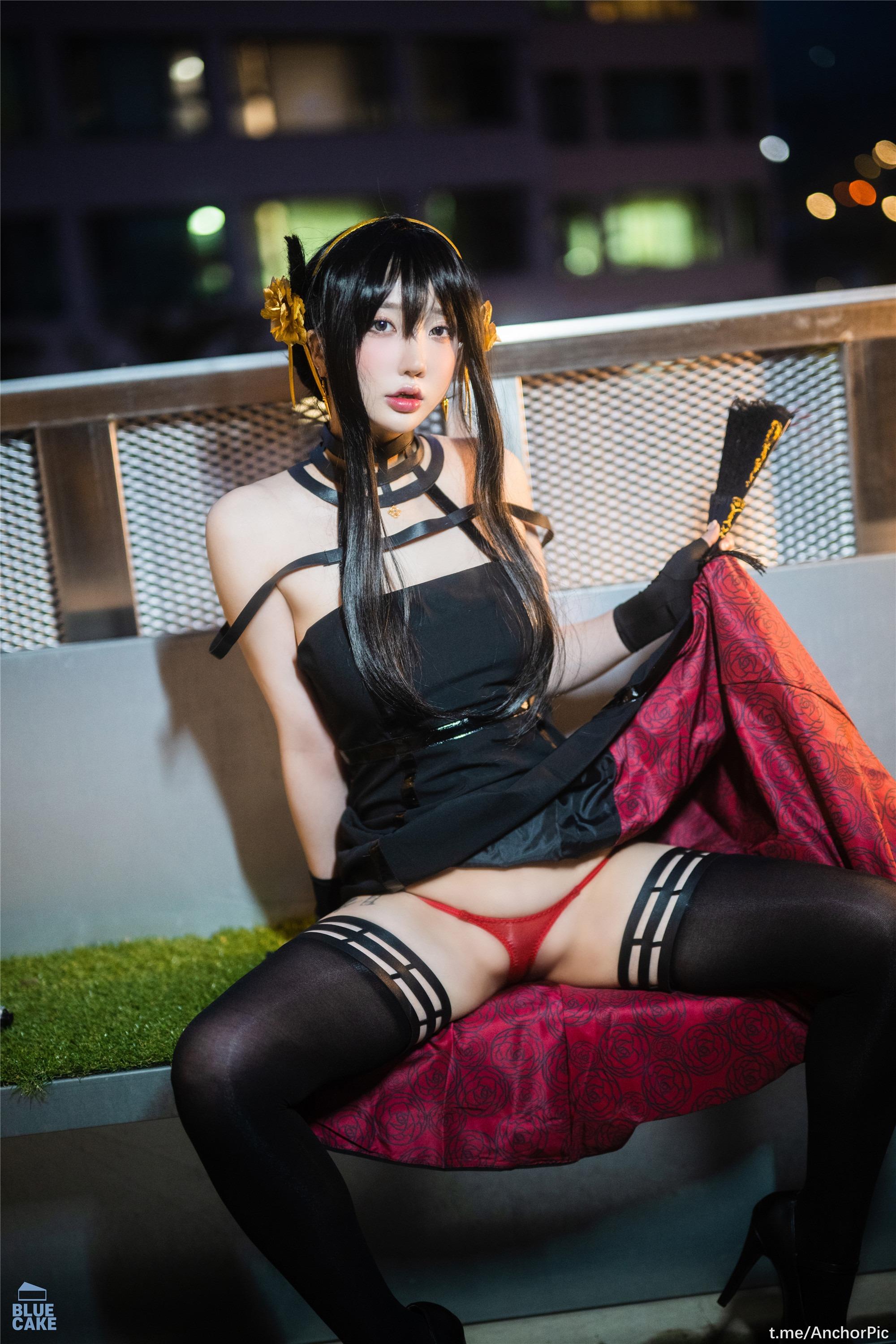 BLUECAKE] Son Ye-Eun - Hoa Hồng Đen RED+ 131P