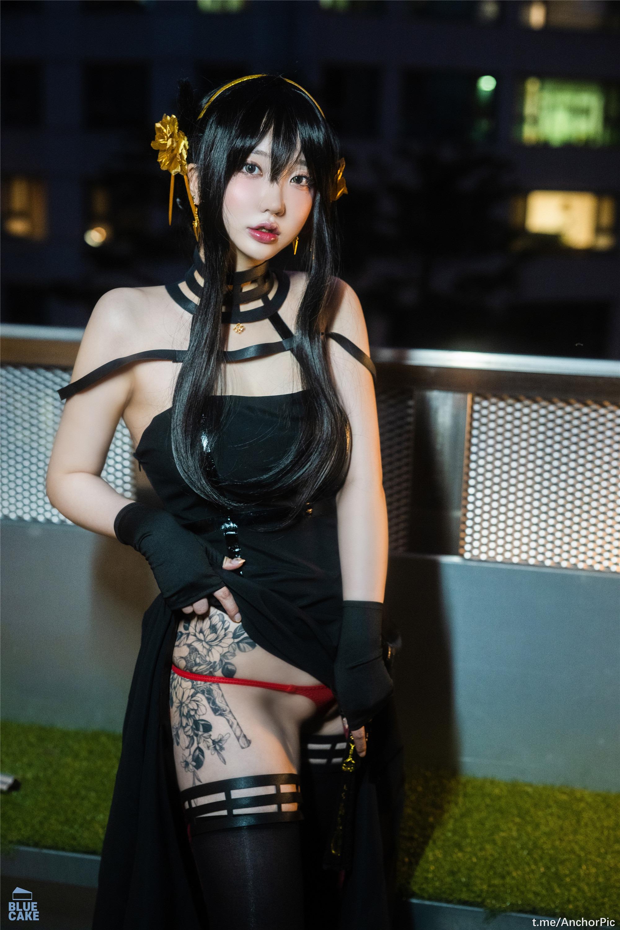 BLUECAKE] Son Ye-Eun - Hoa Hồng Đen RED+ 131P