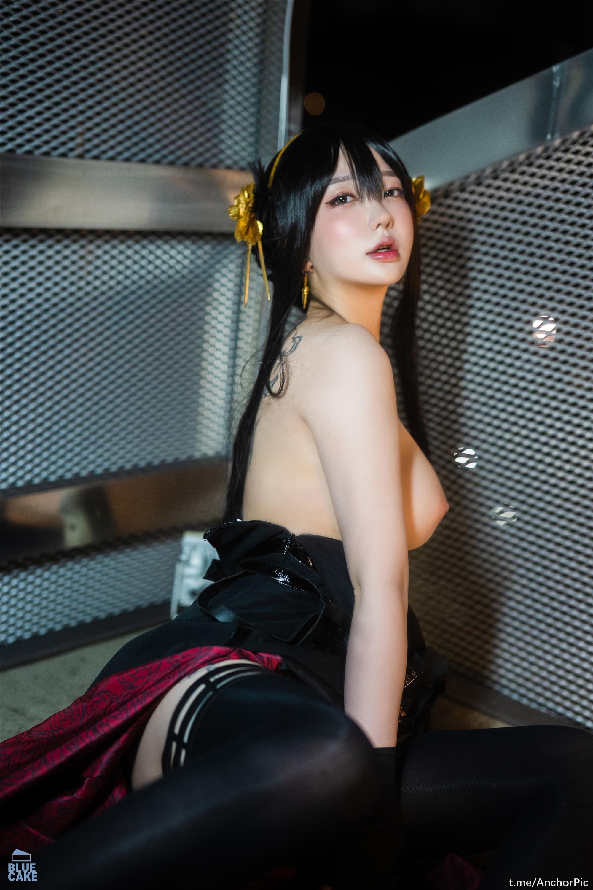 BLUECAKE] Son Ye-Eun - Hoa Hồng Đen RED+ 131P