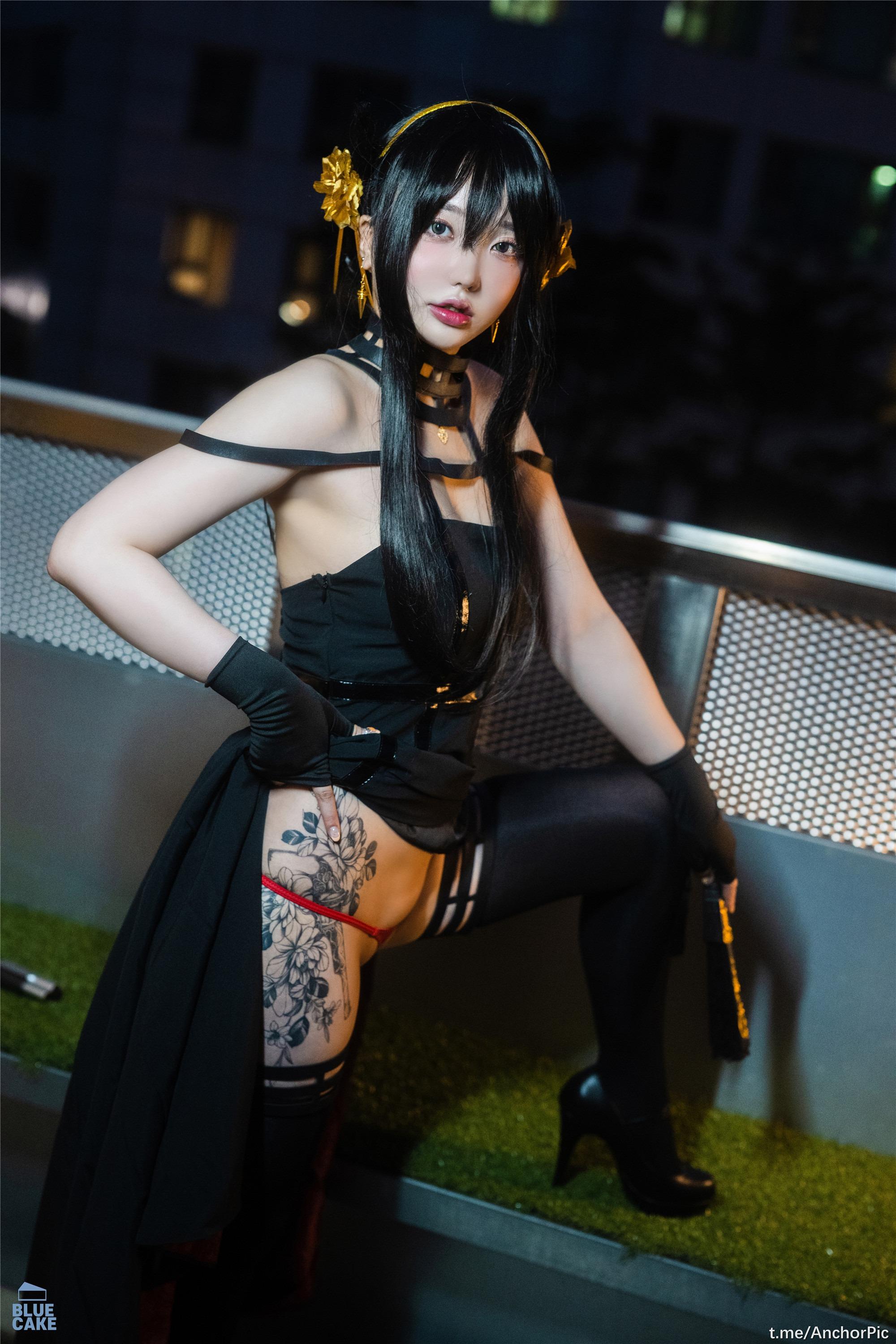 BLUECAKE] Son Ye-Eun - Hoa Hồng Đen RED+ 131P