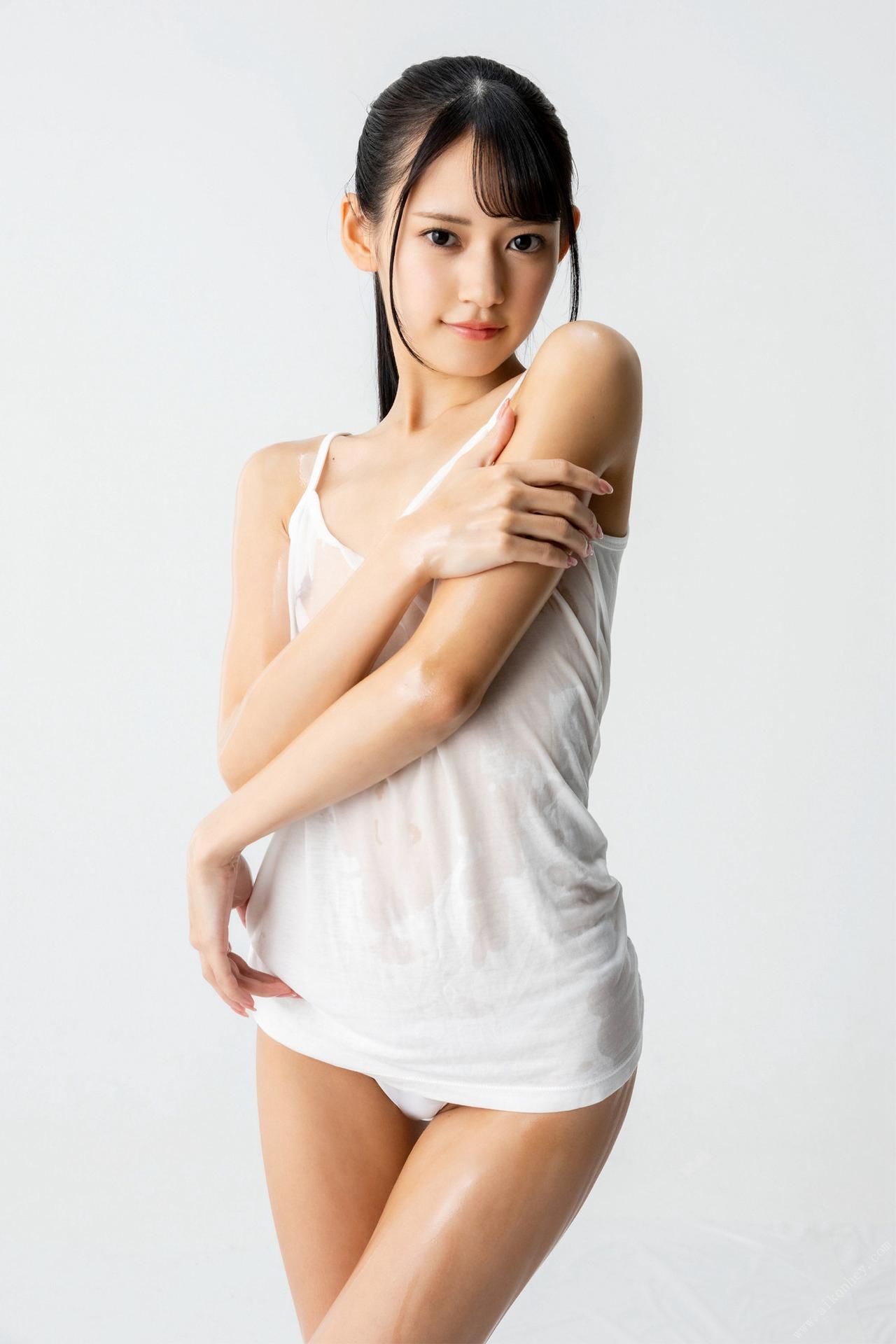 Absolute See-Through Shiny Pose Book Yatsugake Umi