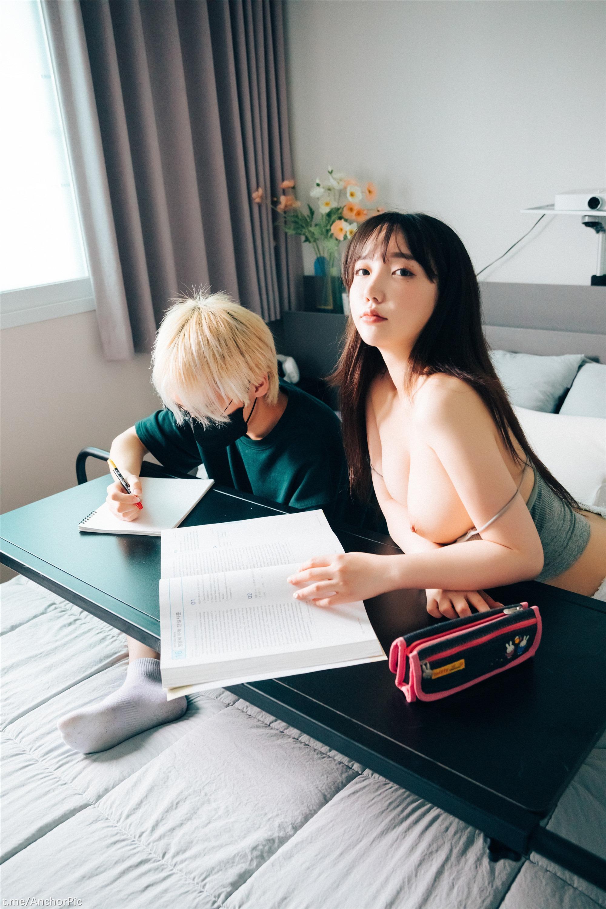[Loozy] Son Ye Eun (손예은) - Private Tutor+S.Ver 144P