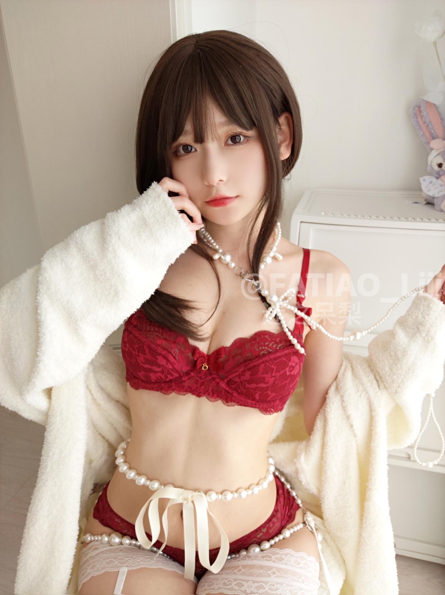 Mê Chi Đai Li (Phát Triêu Thiếu Nữ) - Vào ngày đầu năm mới, trang phục của vợ dường như hơi khác một chút~