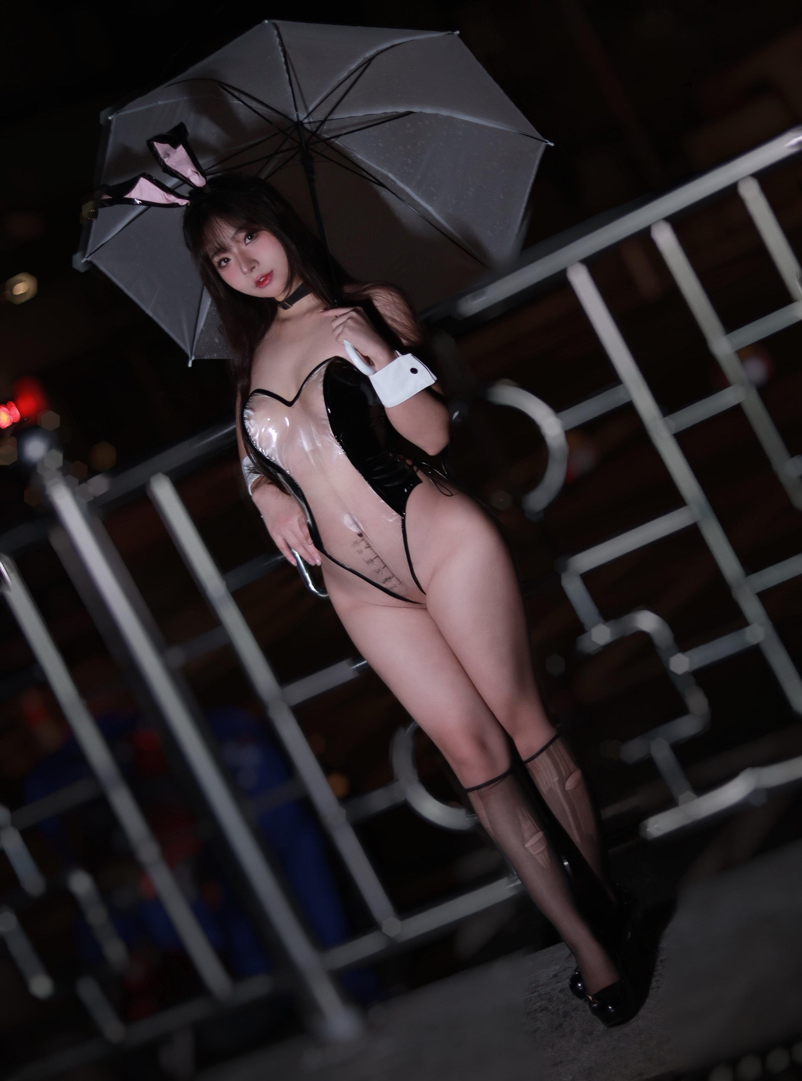 Yuuhui Yuhui No. 006: Transparent Bunny Girl in the Rain