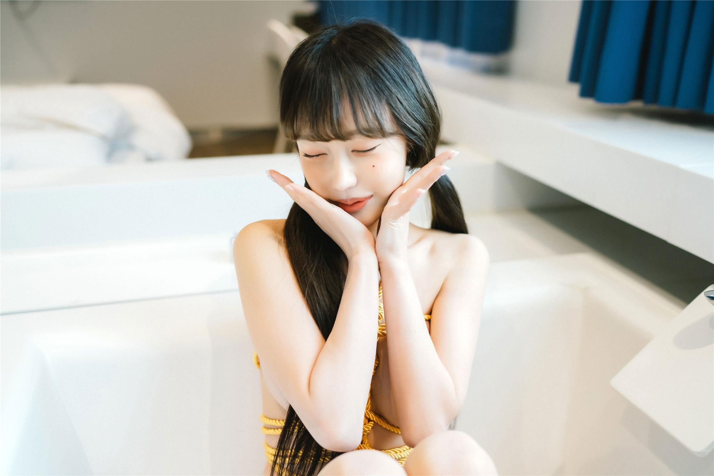 ムーン ナイト スナップ] Jucy (ジュシ) Vol.3 Ver.SS+ Ver[100P