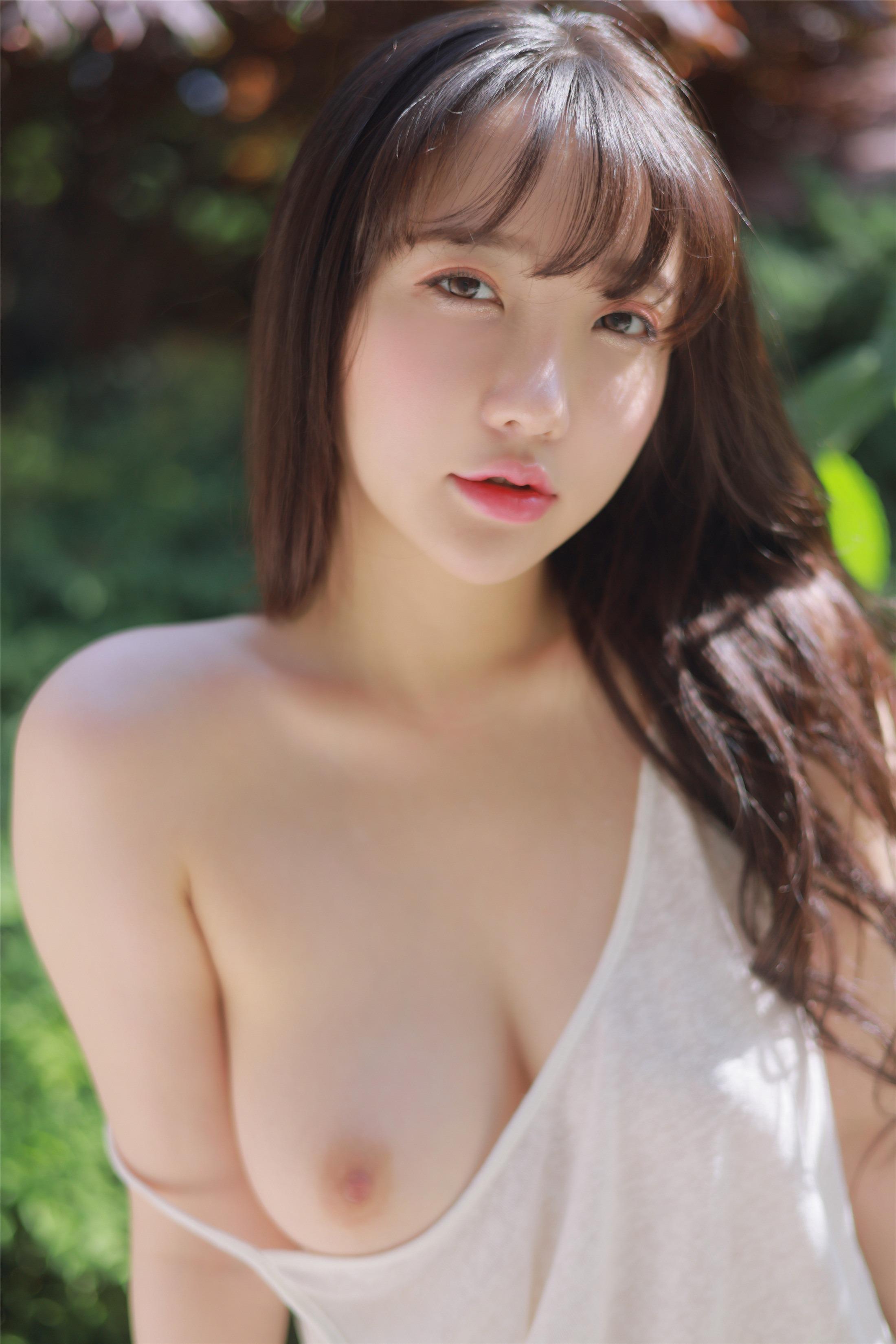 MIKELY] Son Ye-eun - Pure 95P