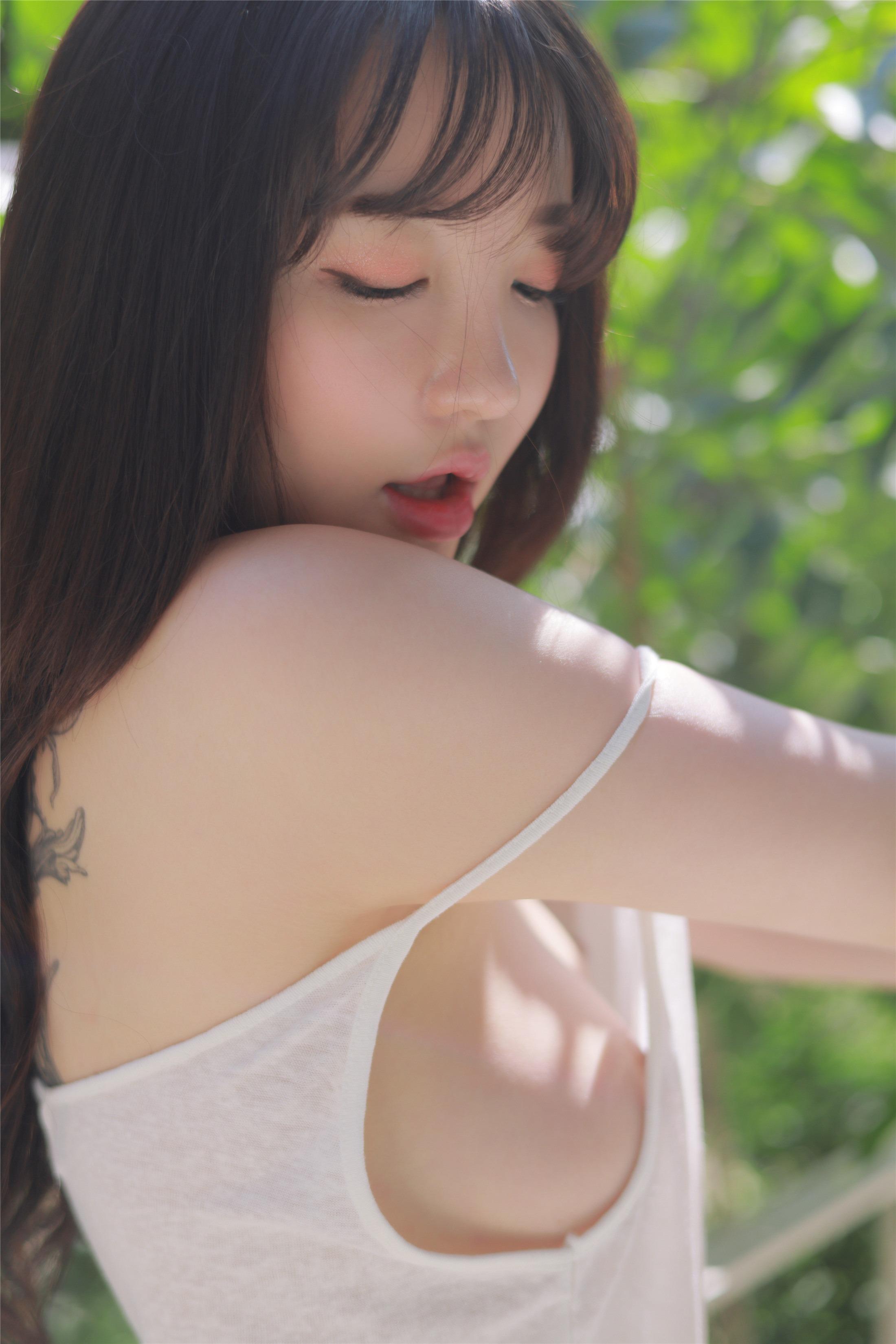 MIKELY] Son Ye-eun - Pure 95P