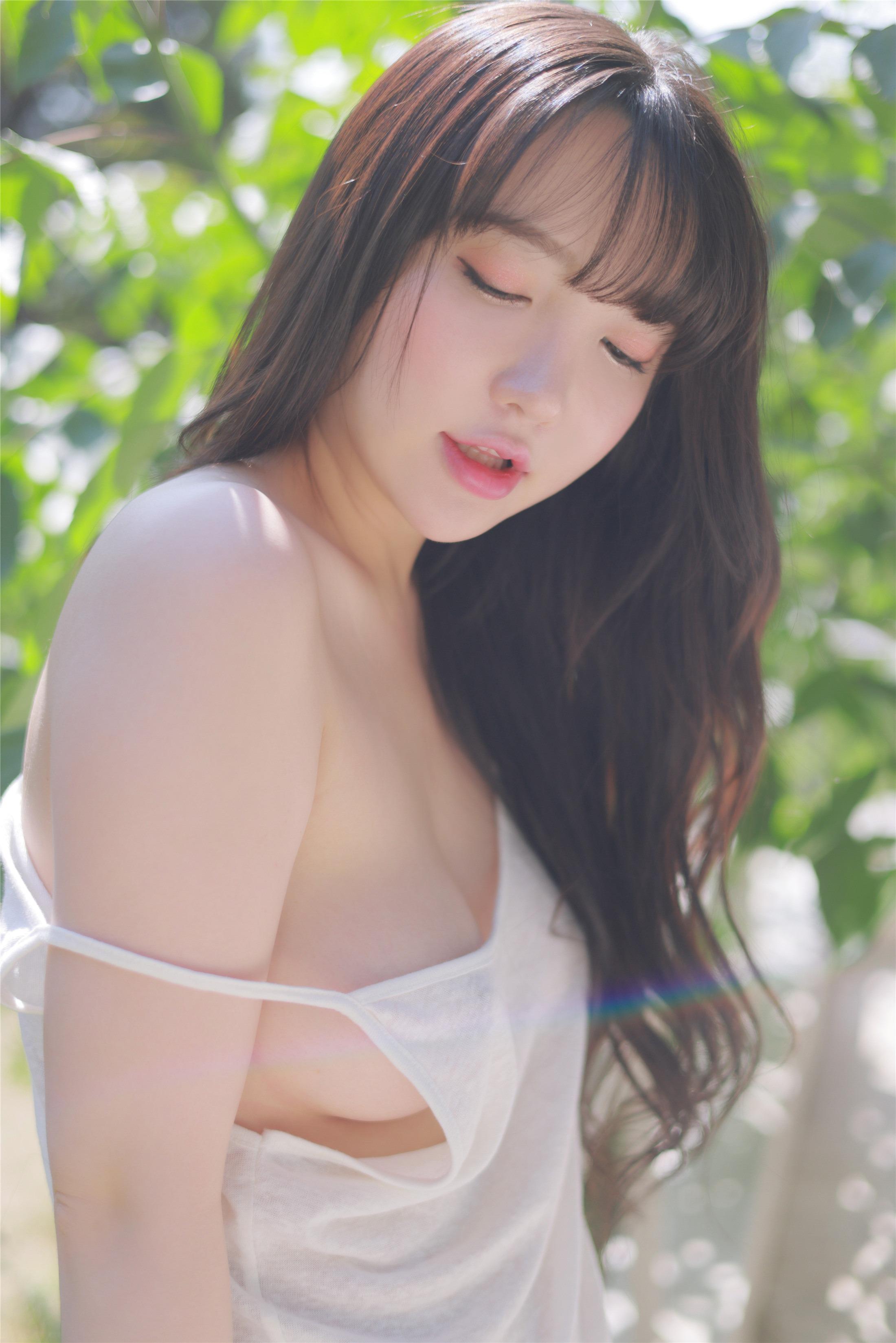 MIKELY] Son Ye-eun - Pure 95P