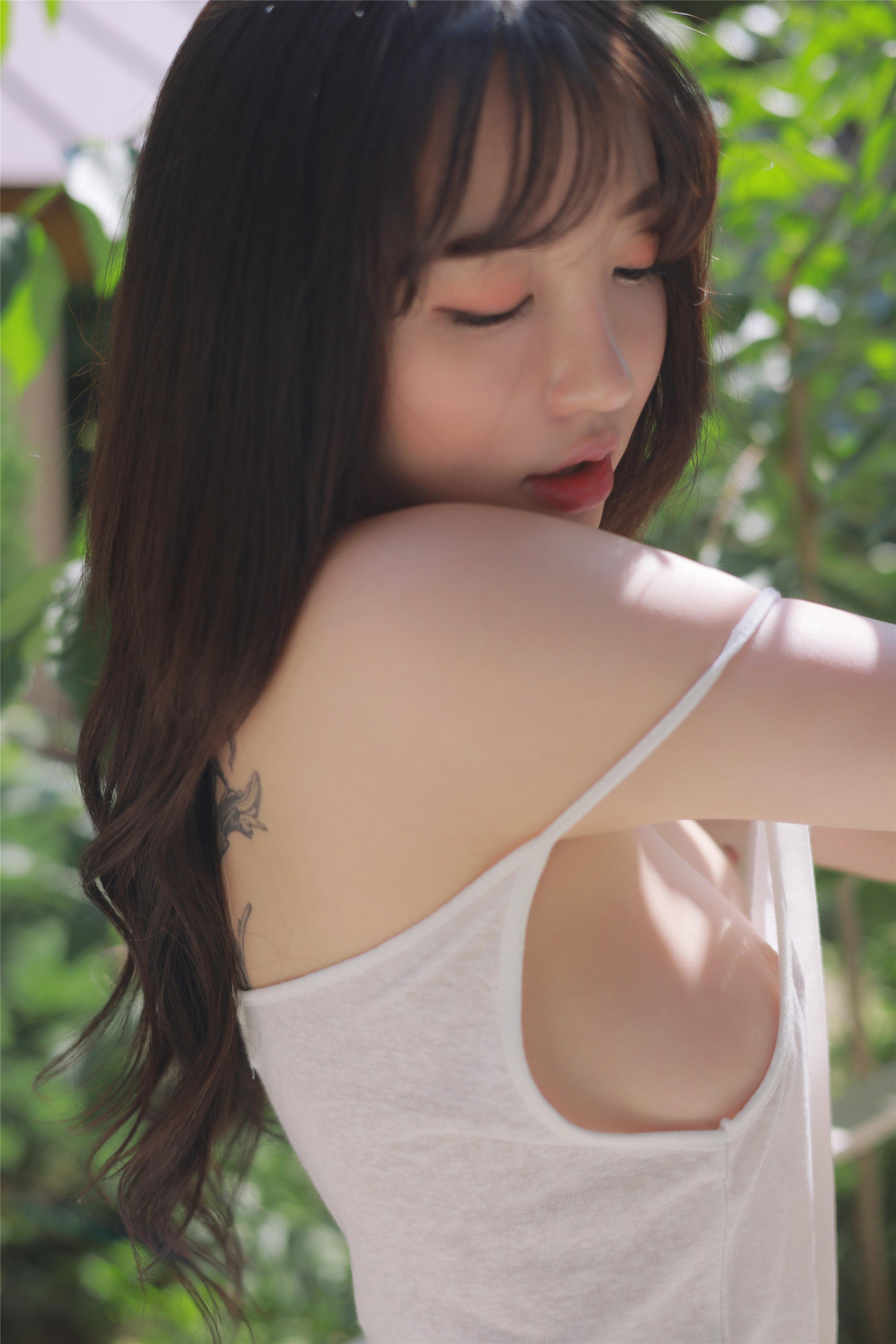 MIKELY] Son Ye-eun - Pure 95P