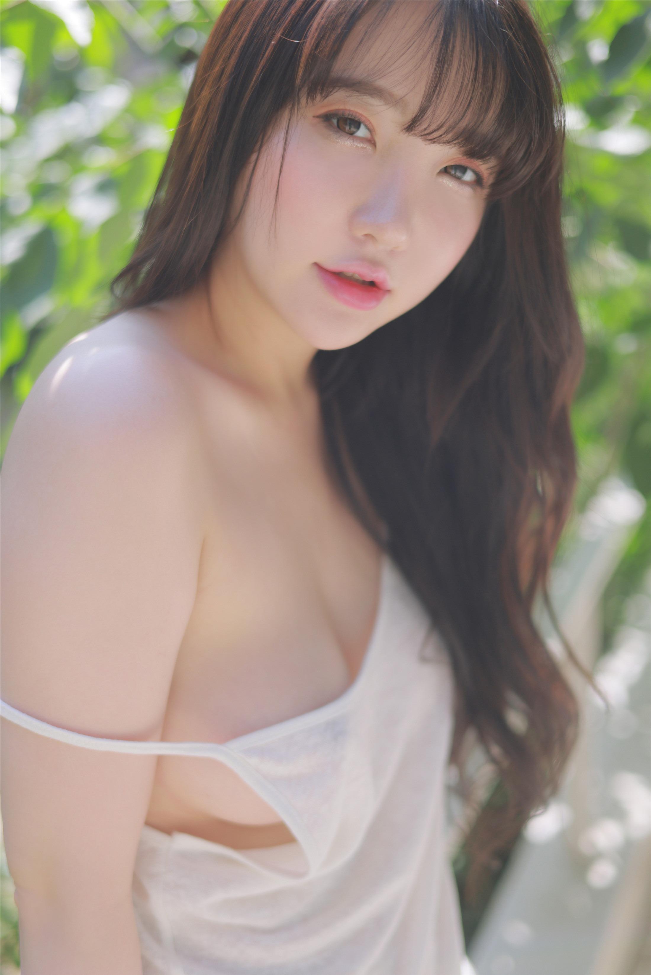 MIKELY] Son Ye-eun - Pure 95P