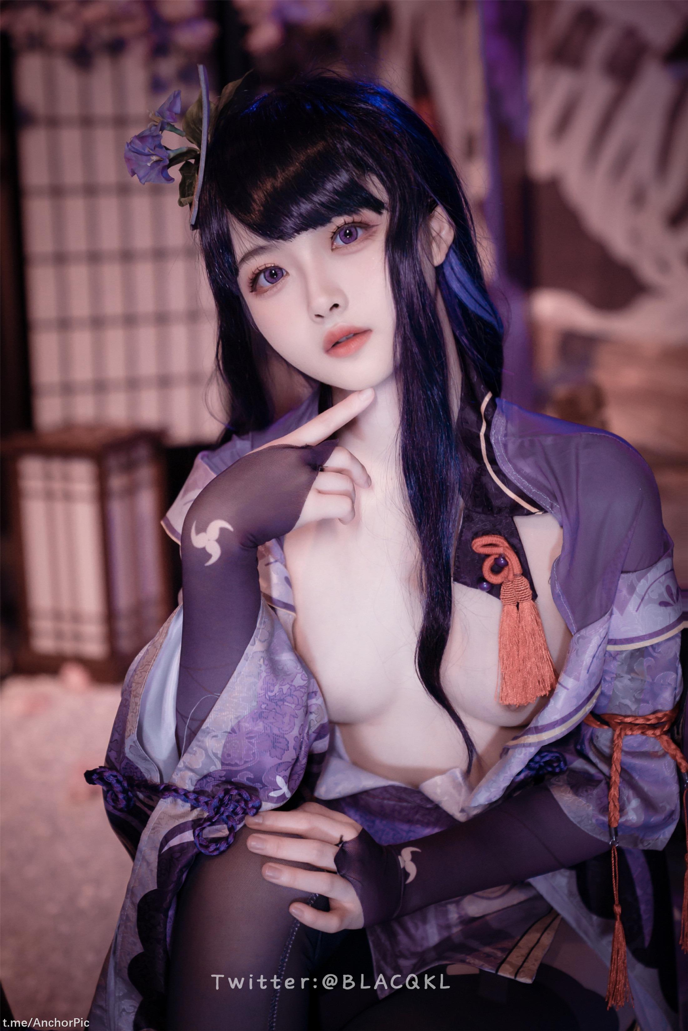Bai Li loves to eat chocolate - Raiden Shogun 57P