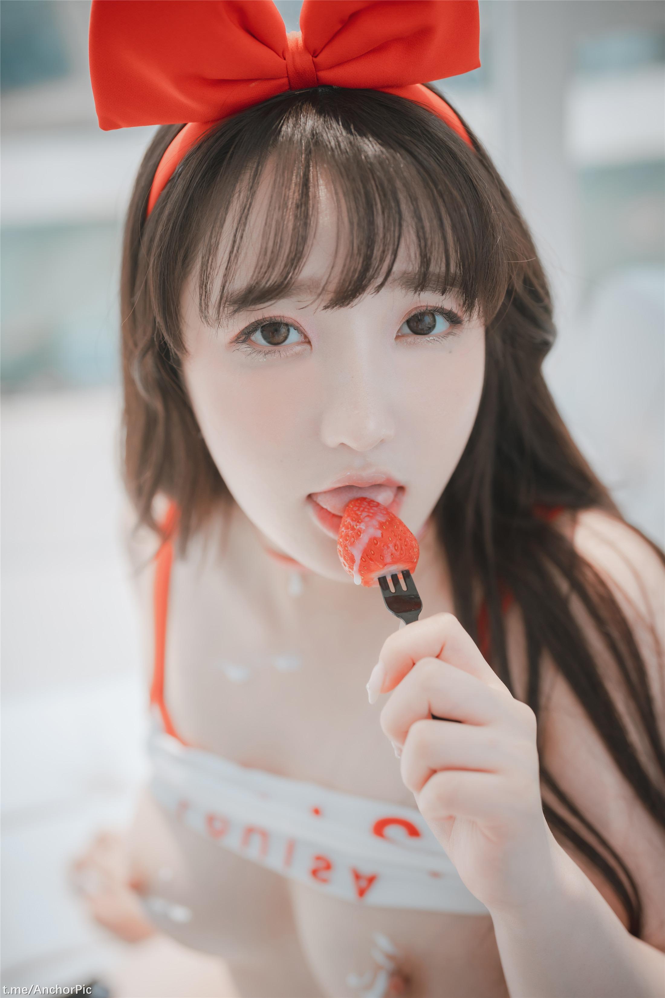ดีจาวา โฟโต - ซอน เยอึน (손예은) - สตรอเบอรี่ เกิร์ล 151P