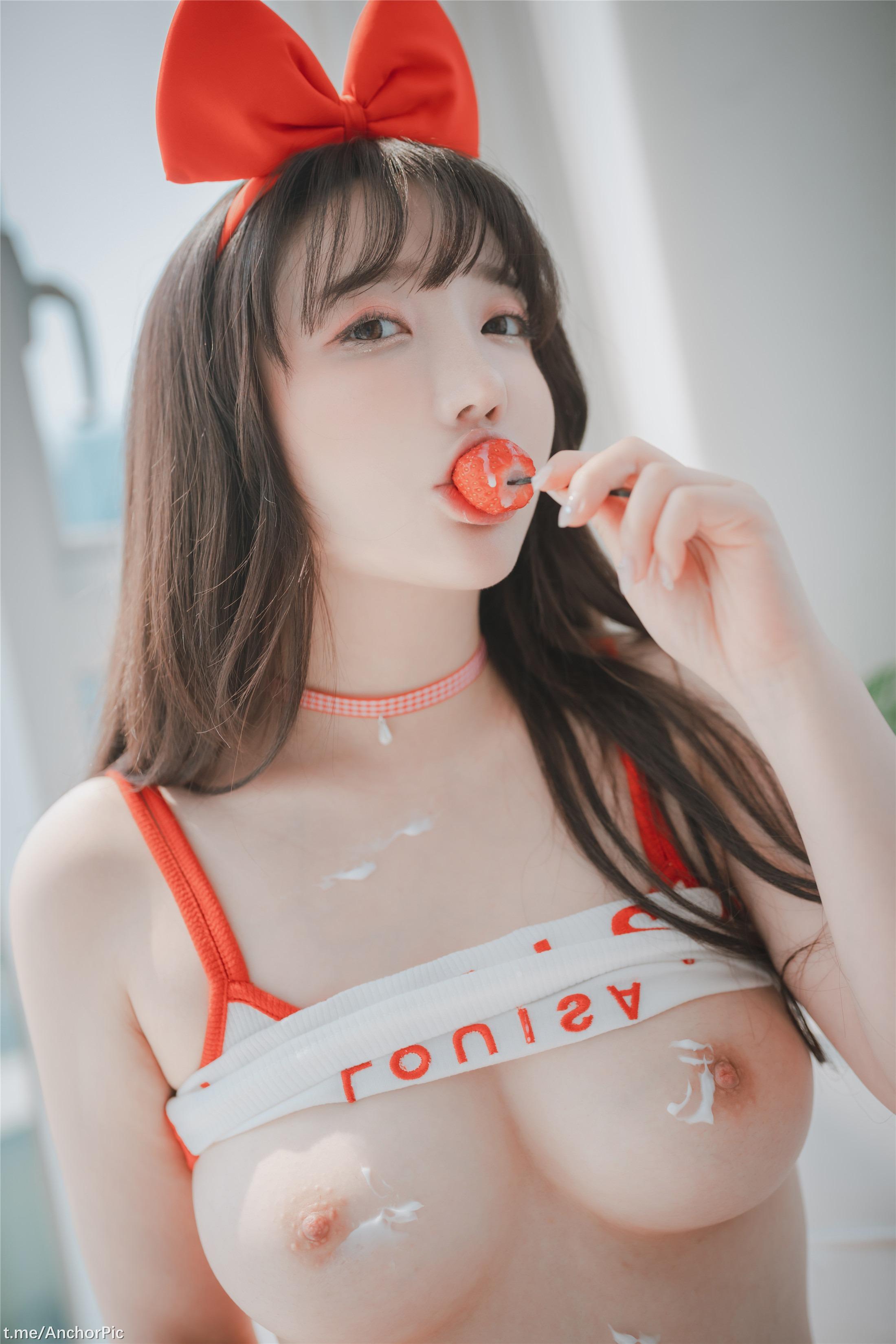 DJAWA Photo - Son Ye-Eun (손예은) - Strawbeery Girl 151P