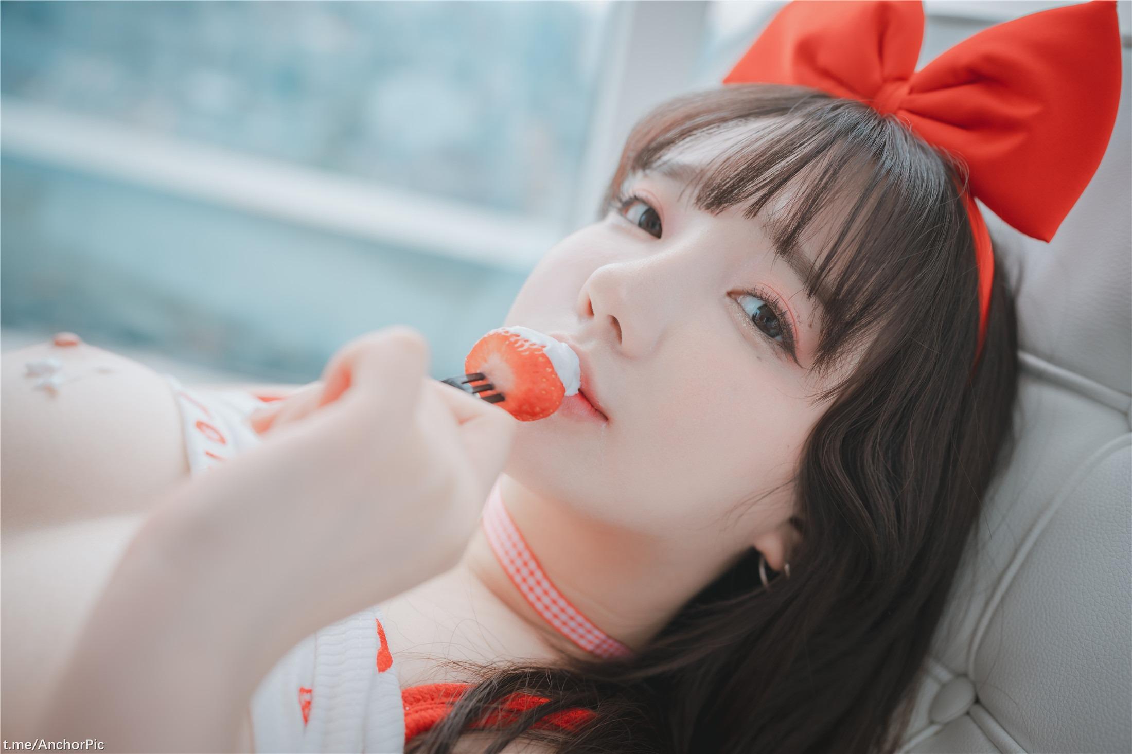 ดีจาวา โฟโต - ซอน เยอึน (손예은) - สตรอเบอรี่ เกิร์ล 151P