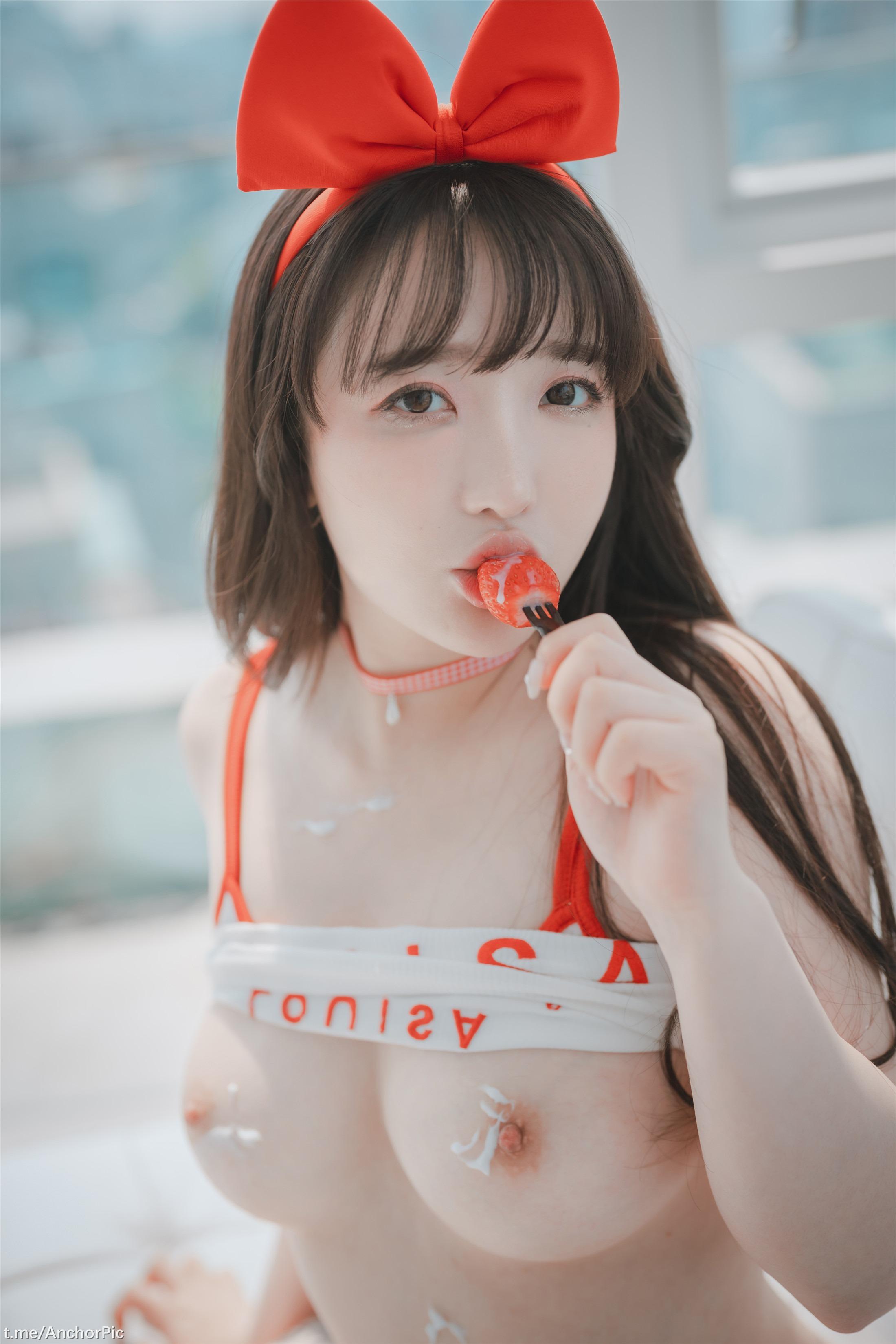 ดีจาวา โฟโต - ซอน เยอึน (손예은) - สตรอเบอรี่ เกิร์ล 151P