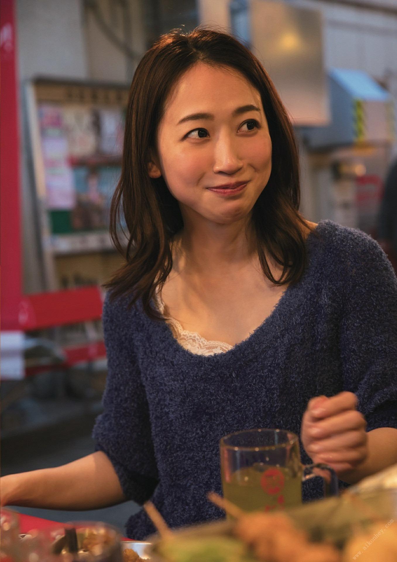 Mito Kana 1st Sách ảnh “Ause” 82 trang