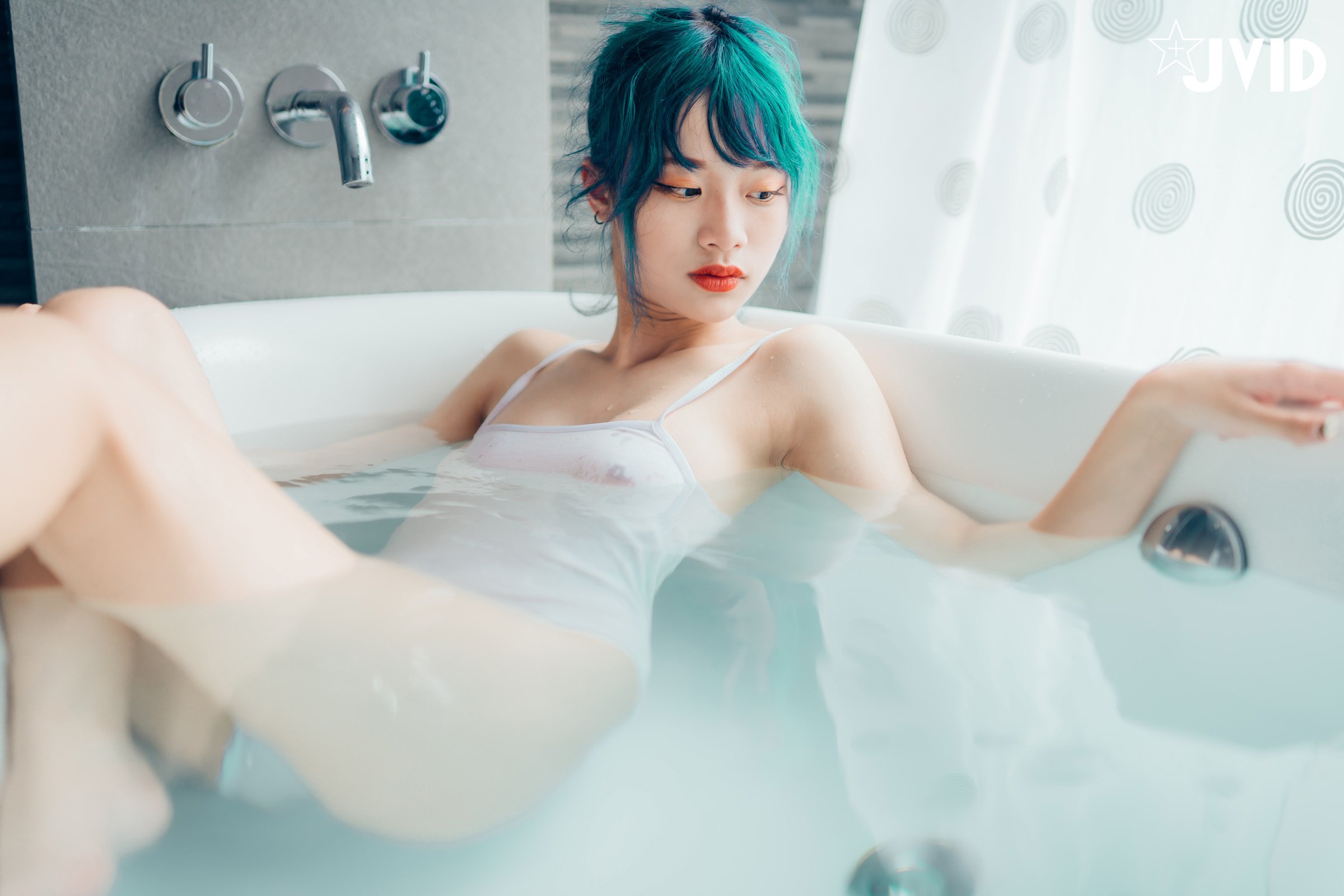 Korean Fang 韓芳語 – 超完璧な若い体 (P)