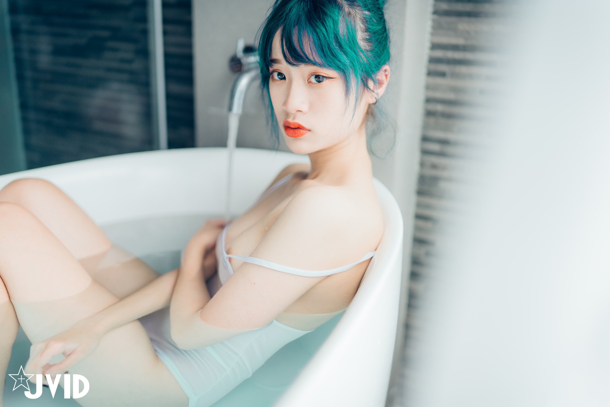 Korean Fang 韓芳語 – 超完璧な若い体 (P)