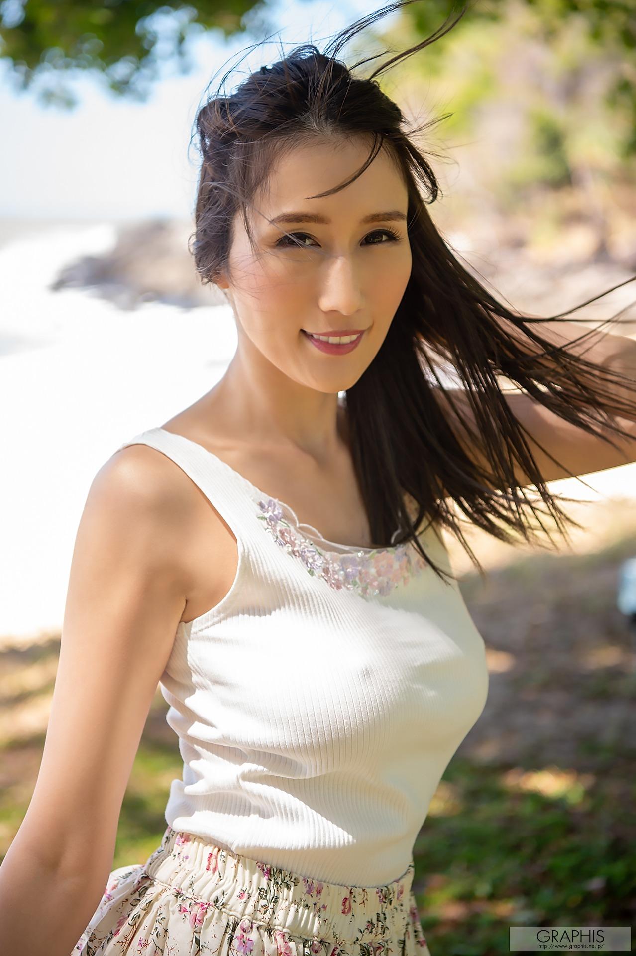 Graphis] Julia "Người Đẹp Lạnh Lùng" 201P