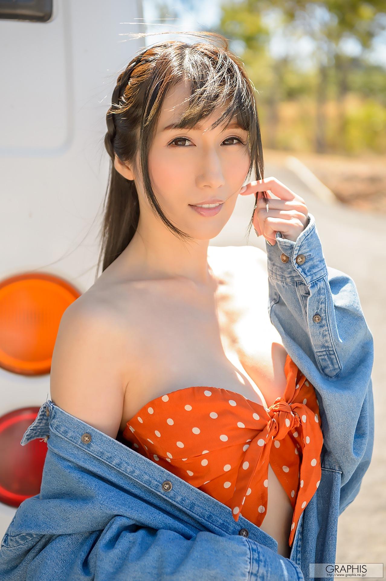 [Graphis] JULIA 「The Cool Beauty」201P