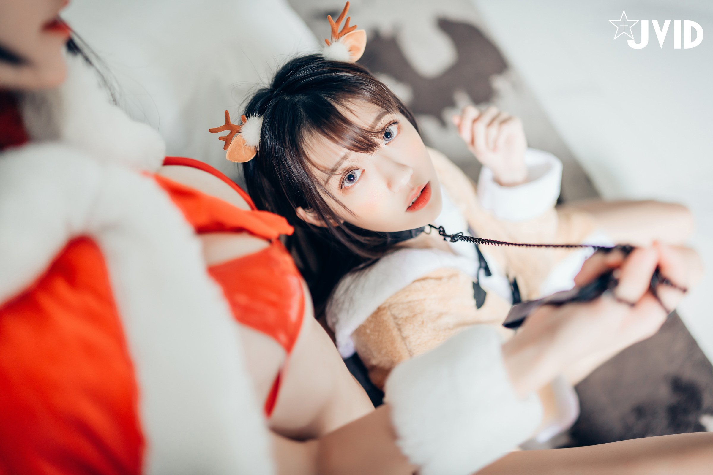 Piao Piao+妍妍 -[JVID] The big breasted Christmas goddess Piao Piao and her elk pet Yanyan (P)