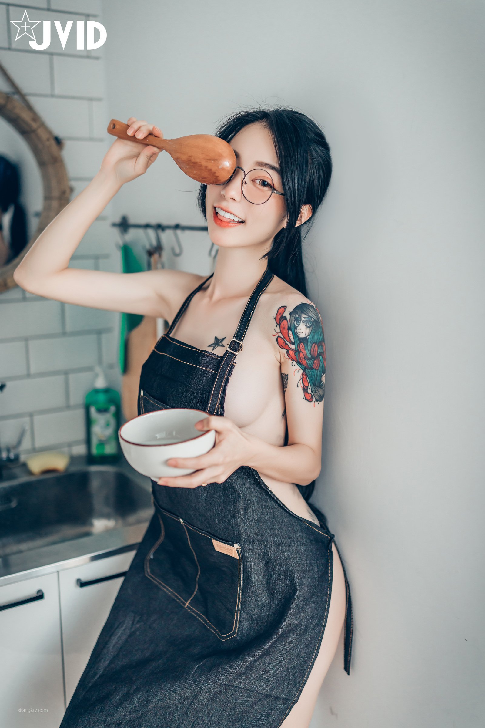 Piao Piao+妍妍 -[Jvid] She and her two cats (P)