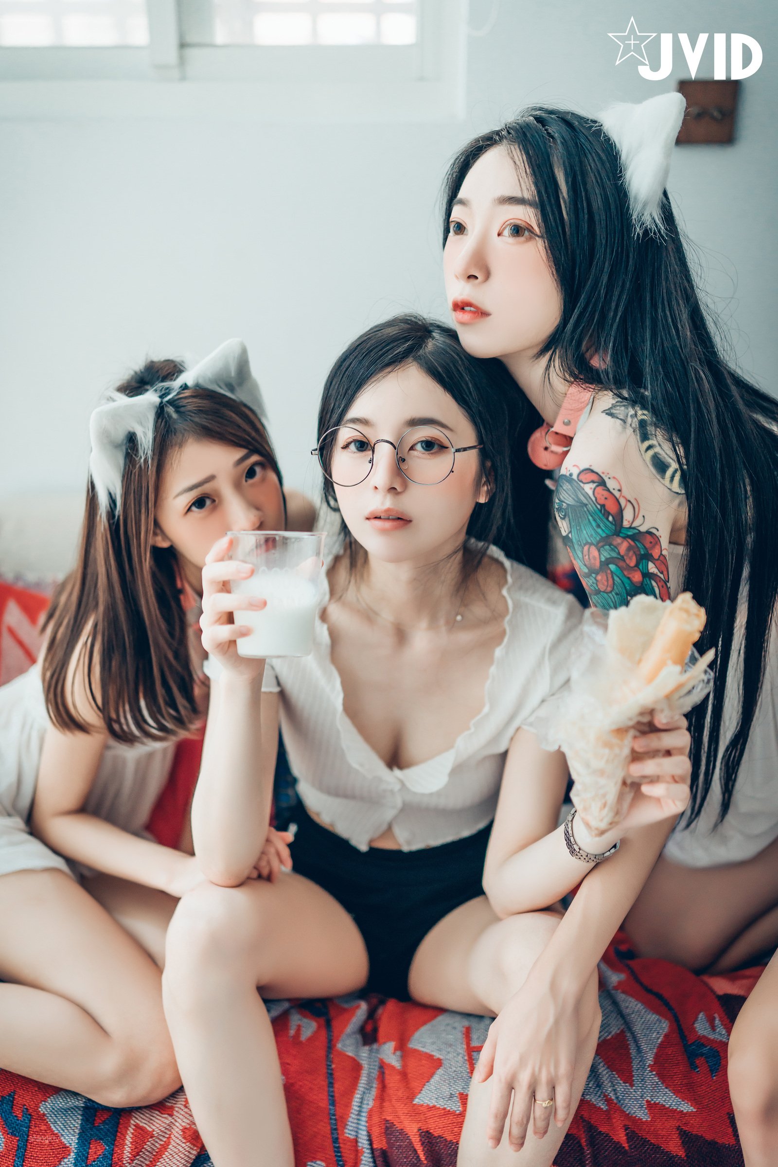 Piao Piao + Yến Yến - [Jvid] Cô ấy và hai con mèo của cô ấy (P)