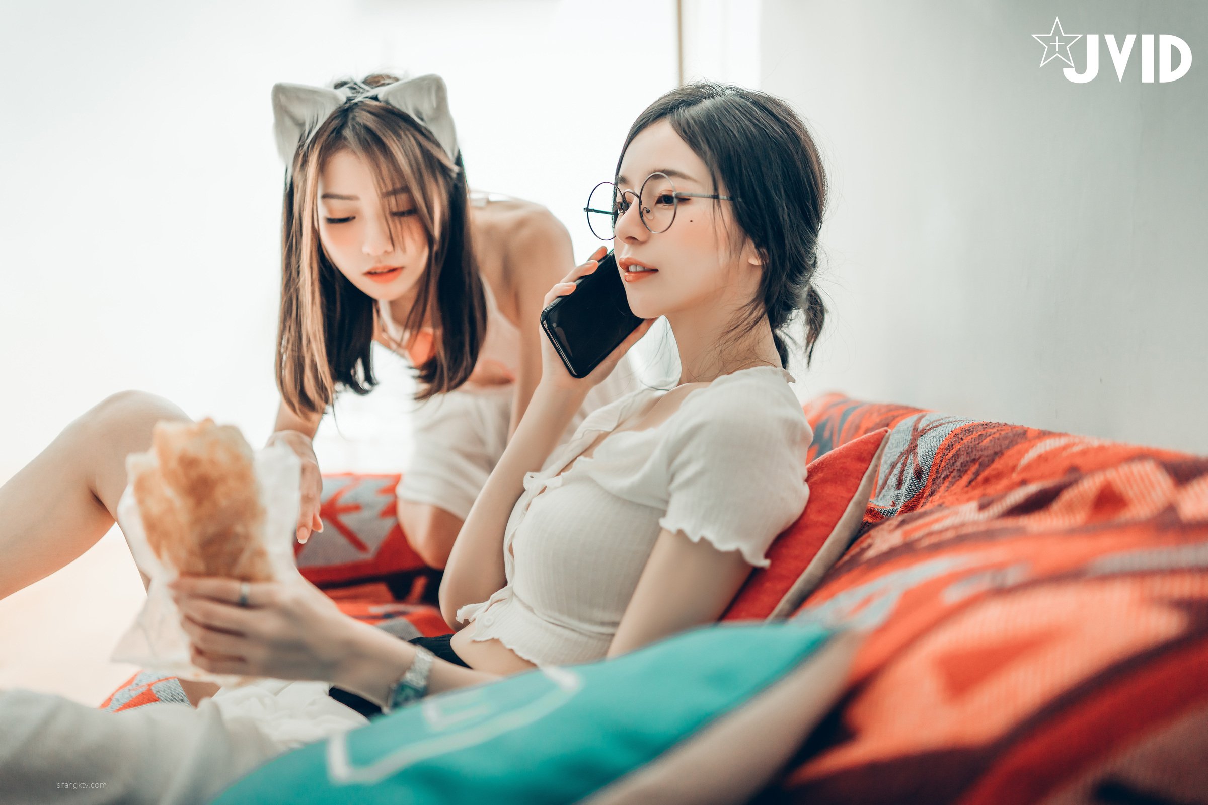 Piao Piao + Yến Yến - [Jvid] Cô ấy và hai con mèo của cô ấy (P)