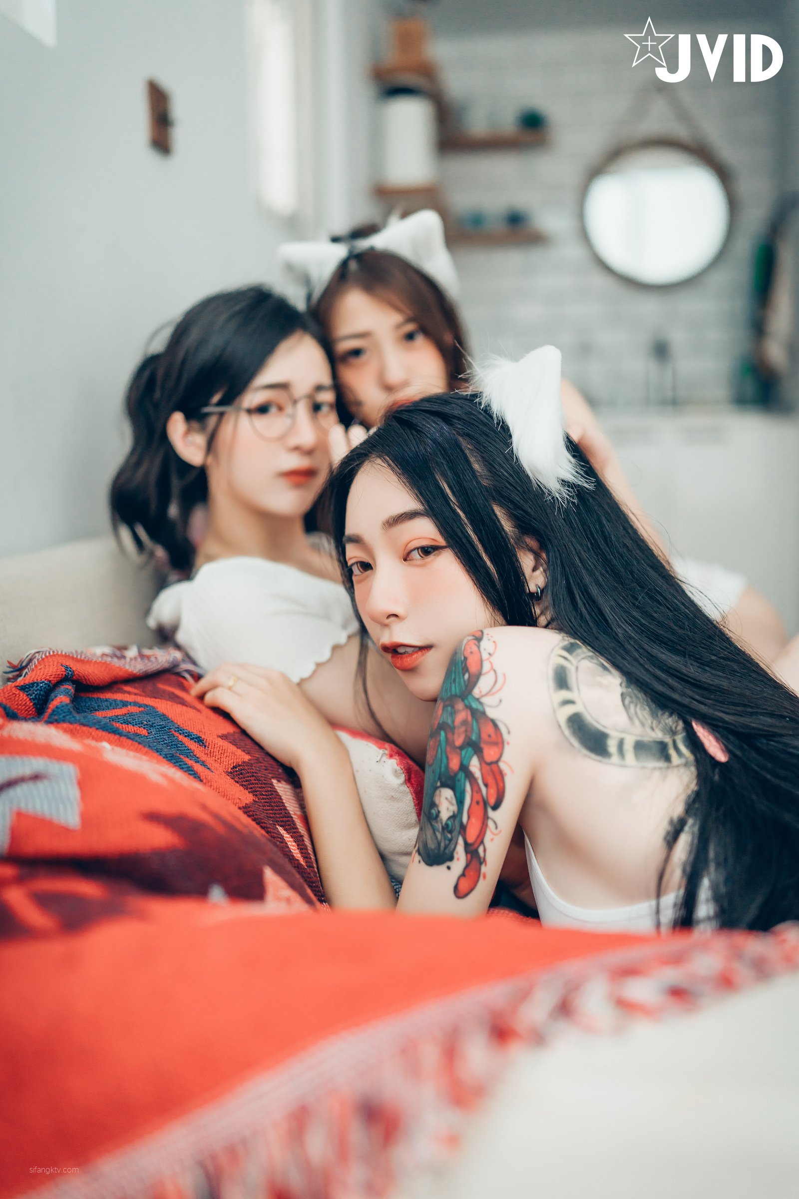 Piao Piao + Yến Yến - [Jvid] Cô ấy và hai con mèo của cô ấy (P)
