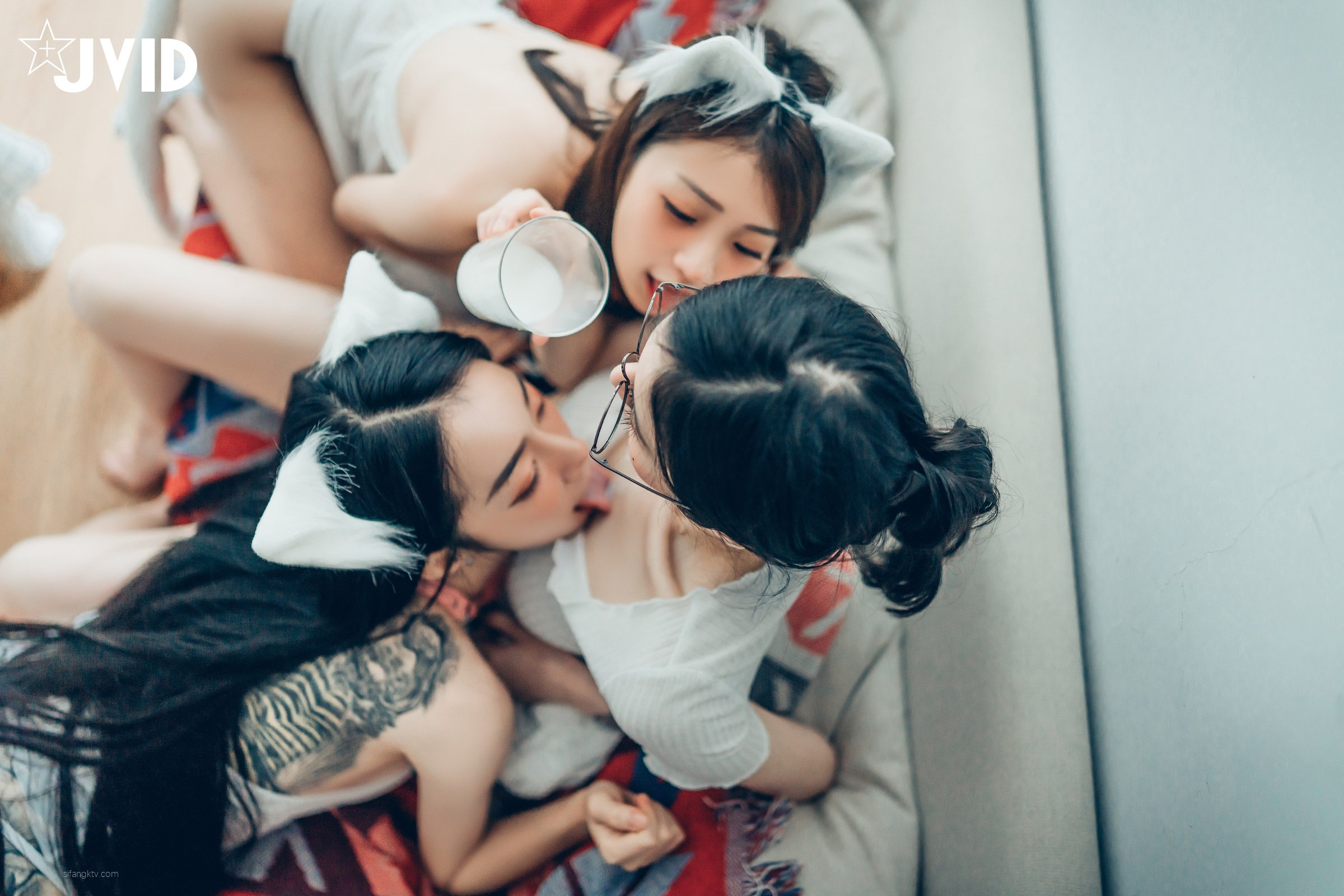 Piao Piao + jobยอน - [Jvid] She and her two cats (P)