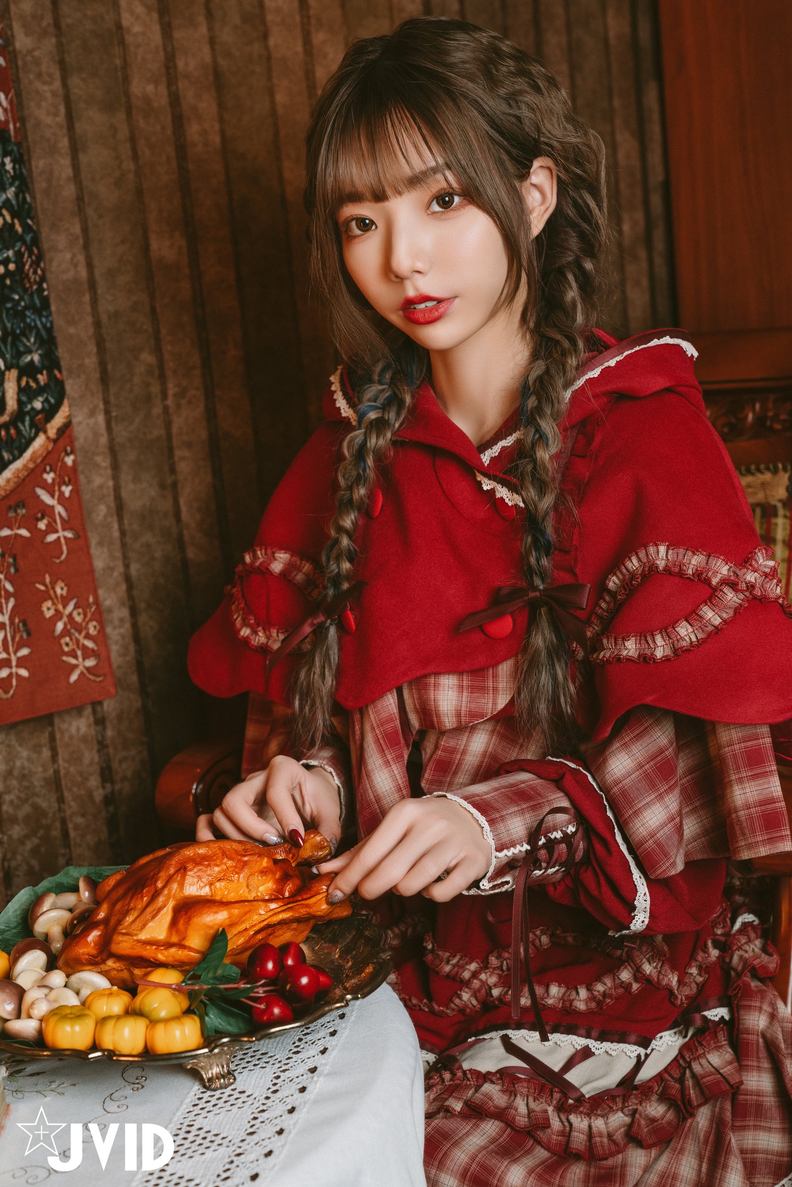 Jiu Jiu Little Princess: Red Riding Hood Seducing the Wolf (P)