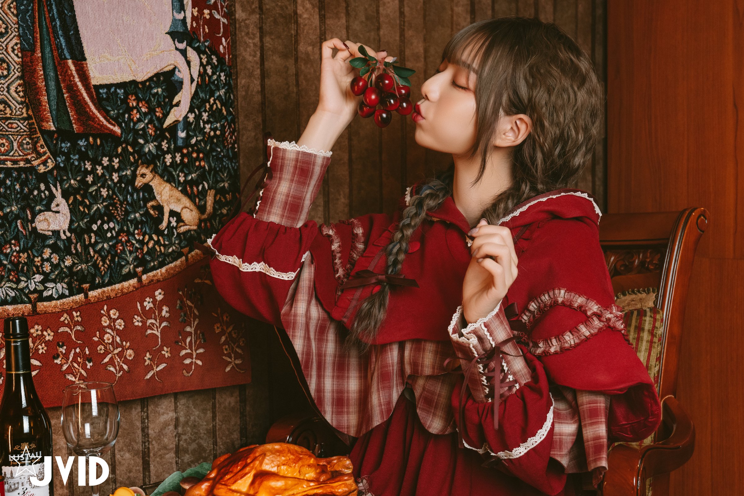 Jiu Jiu Little Princess: Red Riding Hood Seducing the Wolf (P)
