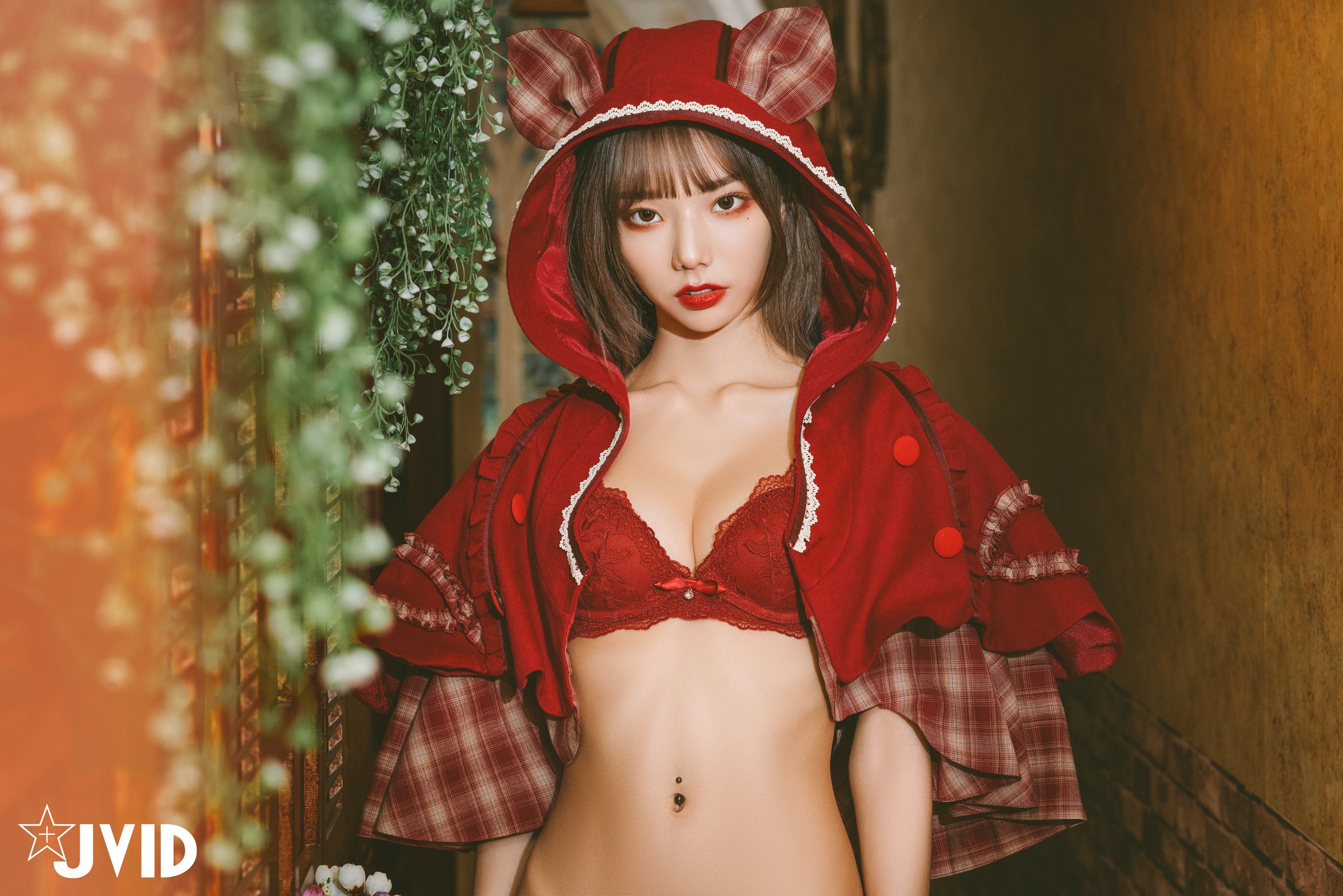 Jiu Jiu Little Princess: Red Riding Hood Seducing the Wolf (P)
