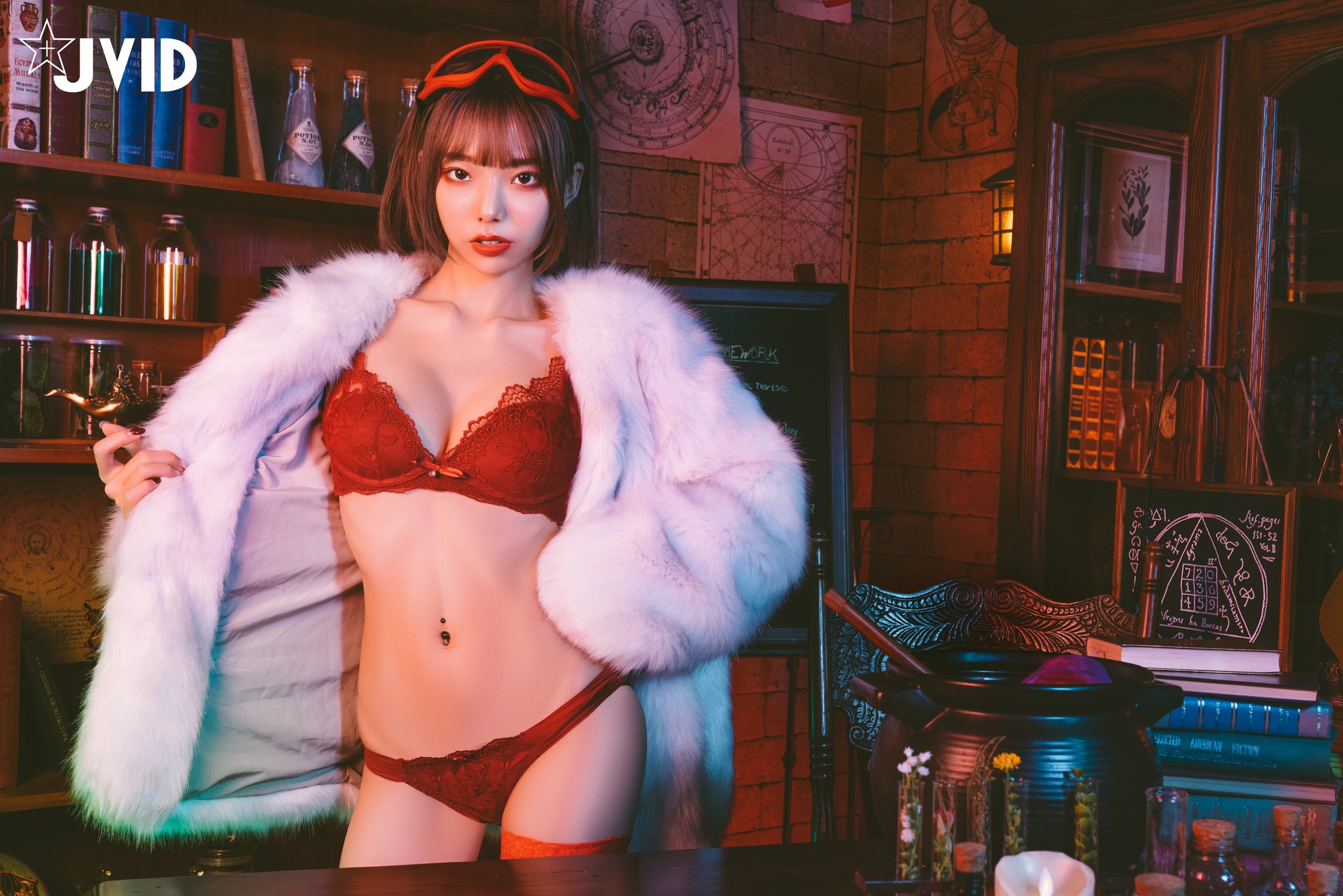 Jiu Jiu Little Princess: Red Riding Hood Seducing the Wolf (P)