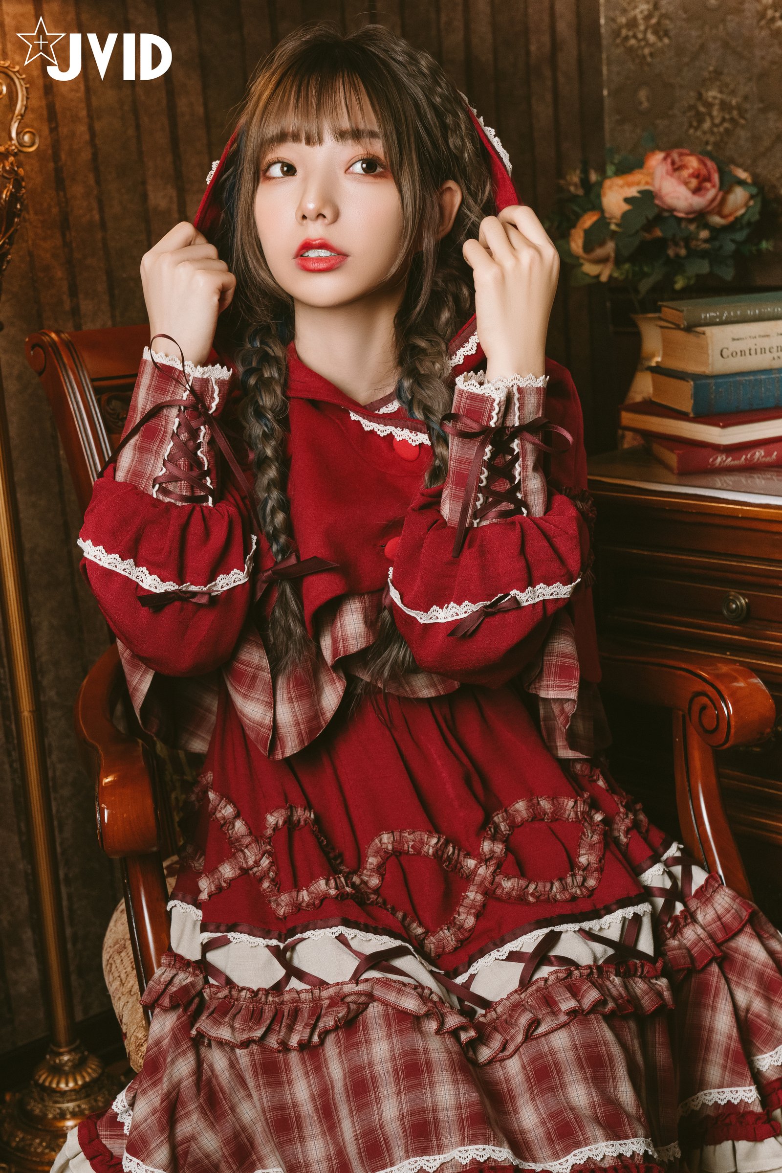 Jiu Jiu Little Princess: Red Riding Hood Seducing the Wolf (P)
