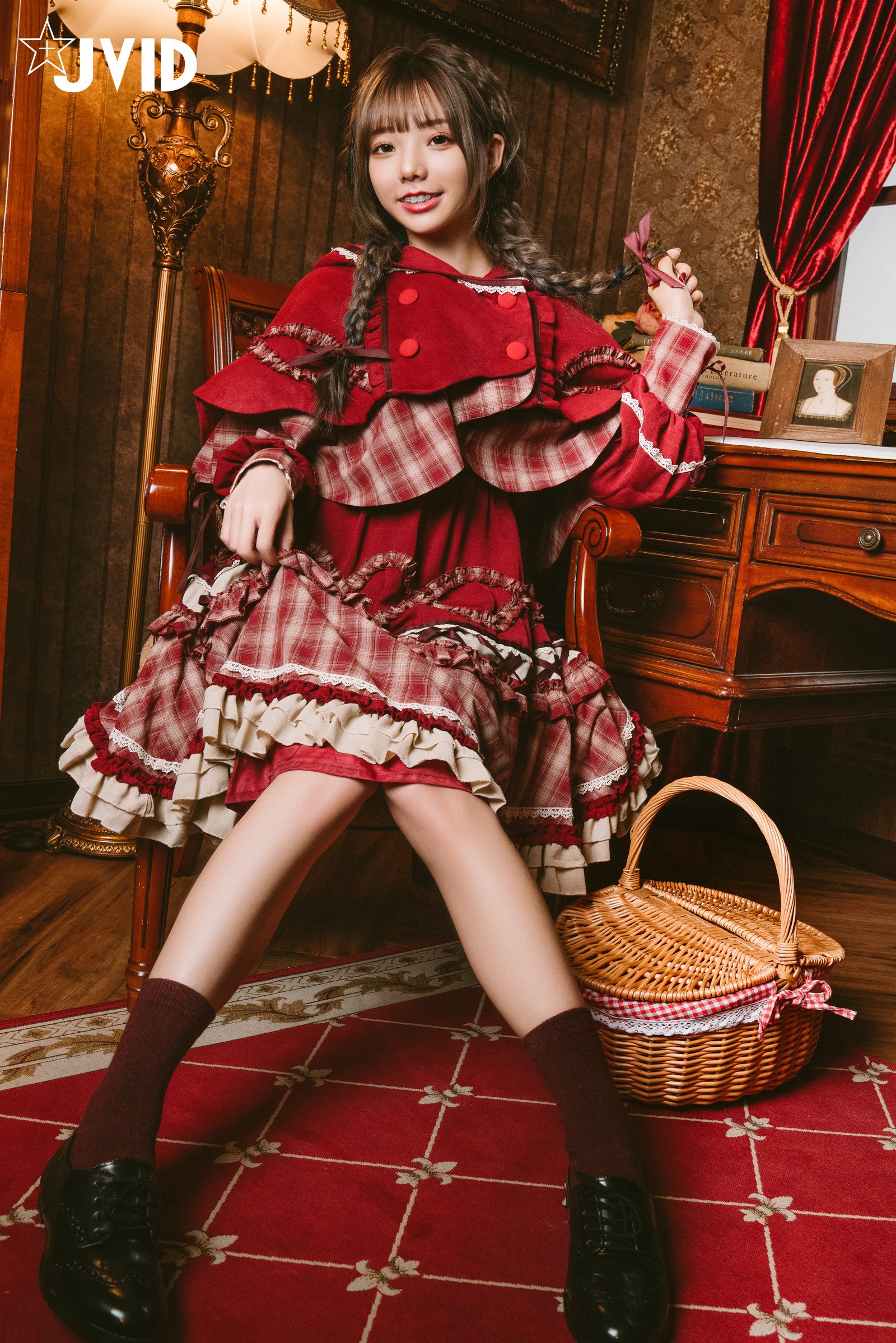 Jiu Jiu Little Princess: Red Riding Hood Seducing the Wolf (P)