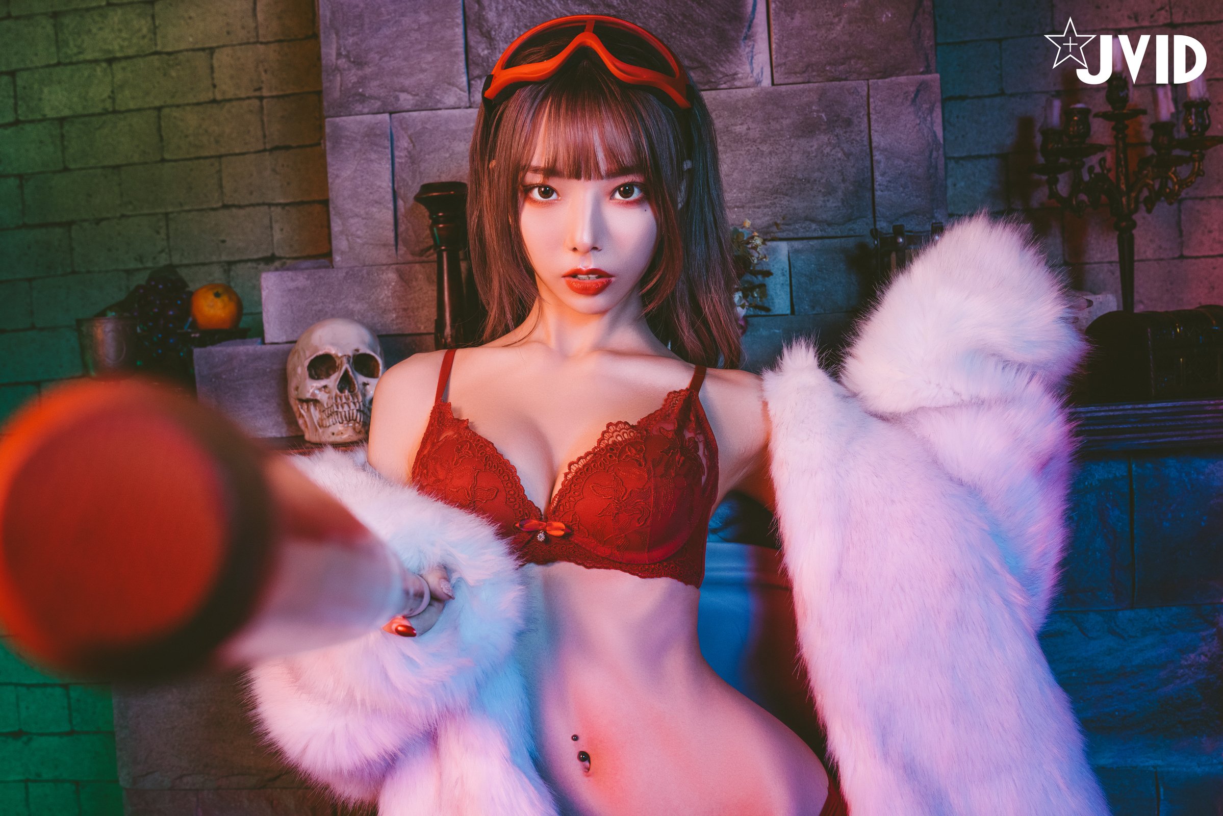 Jiu Jiu Little Princess: Red Riding Hood Seducing the Wolf (P)
