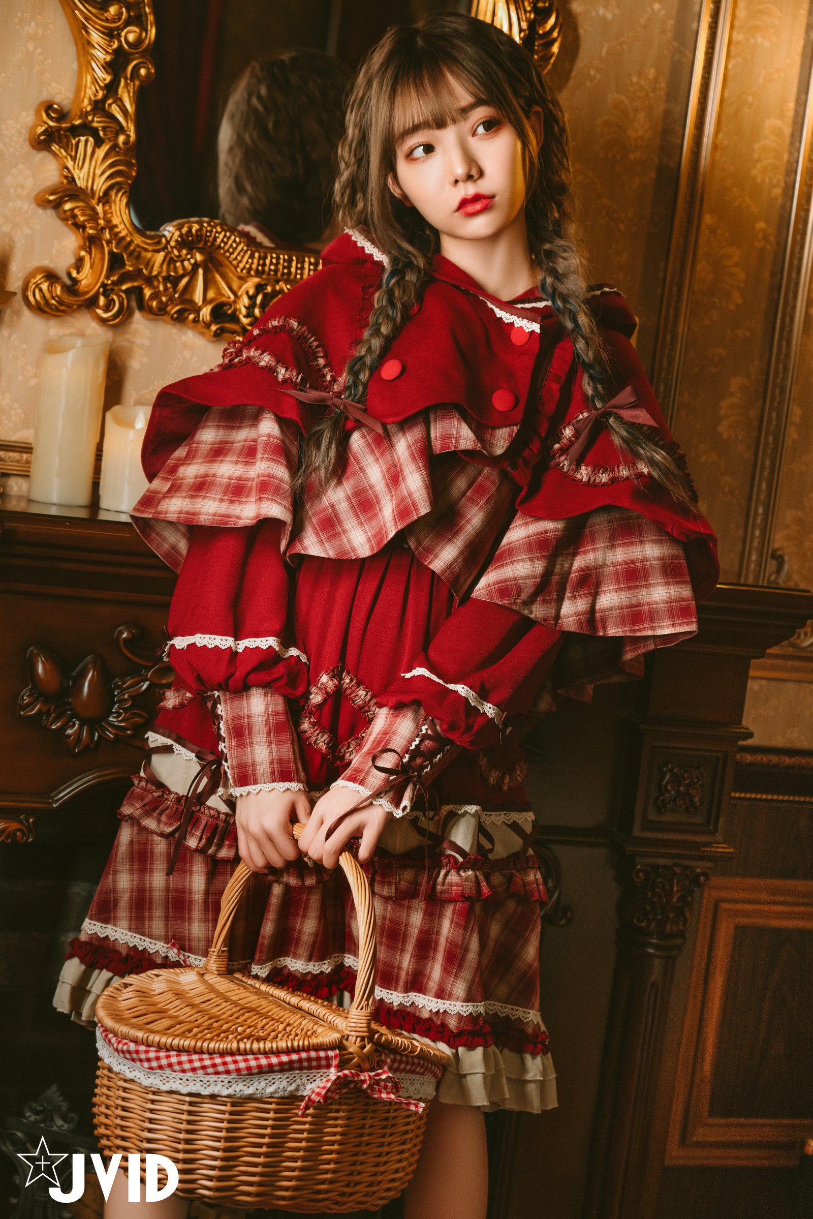 Jiu Jiu Little Princess: Red Riding Hood Seducing the Wolf (P)