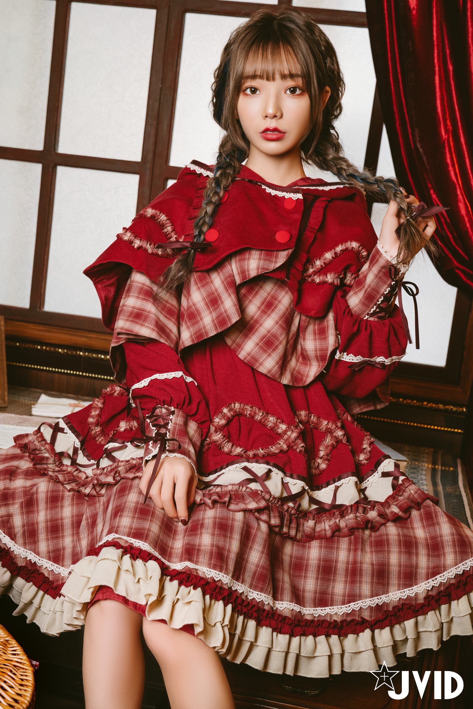 Jiu Jiu Little Princess: Red Riding Hood Seducing the Wolf (P)