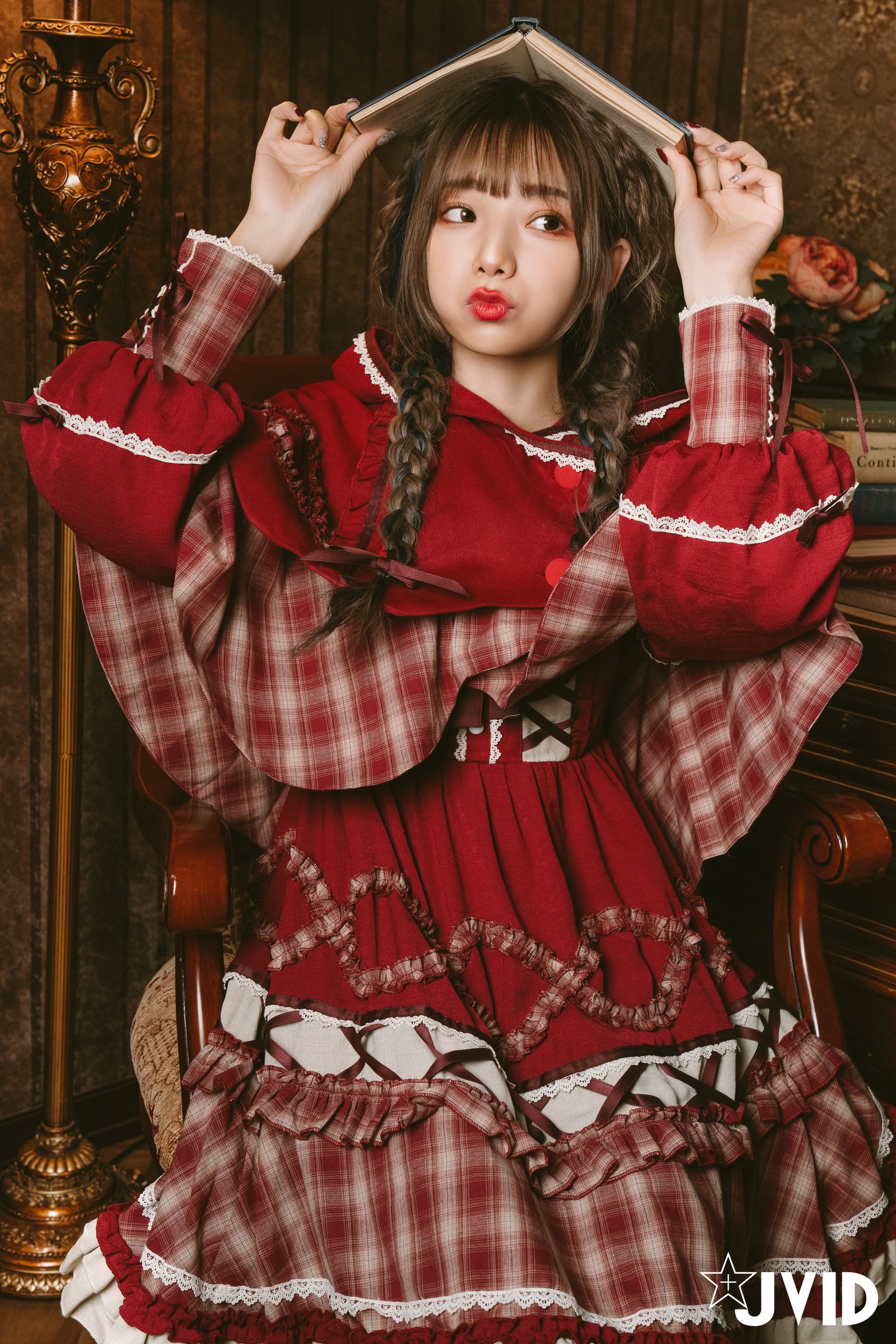 Jiu Jiu Little Princess: Red Riding Hood Seducing the Wolf (P)