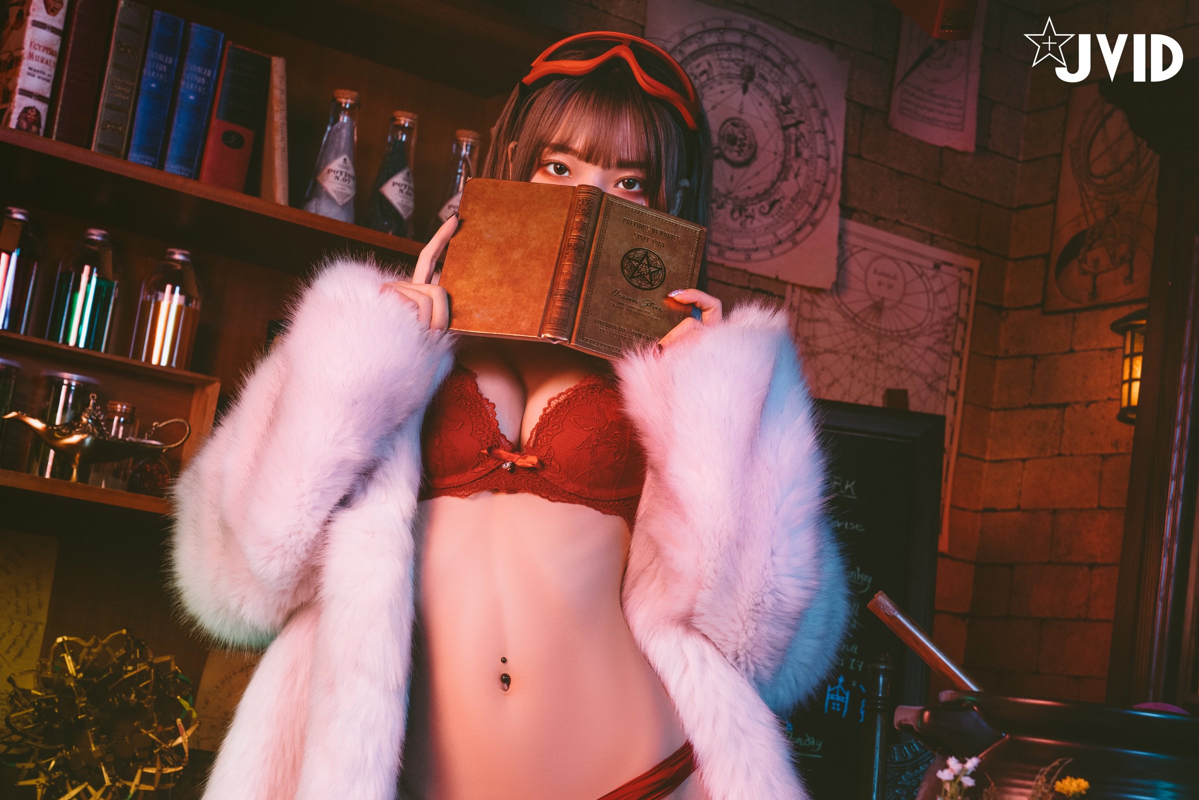 Jiu Jiu Little Princess: Red Riding Hood Seducing the Wolf (P)