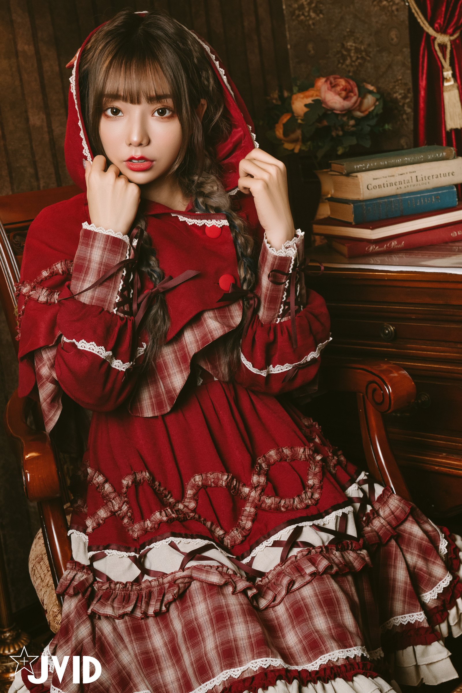 Jiu Jiu Little Princess: Red Riding Hood Seducing the Wolf (P)