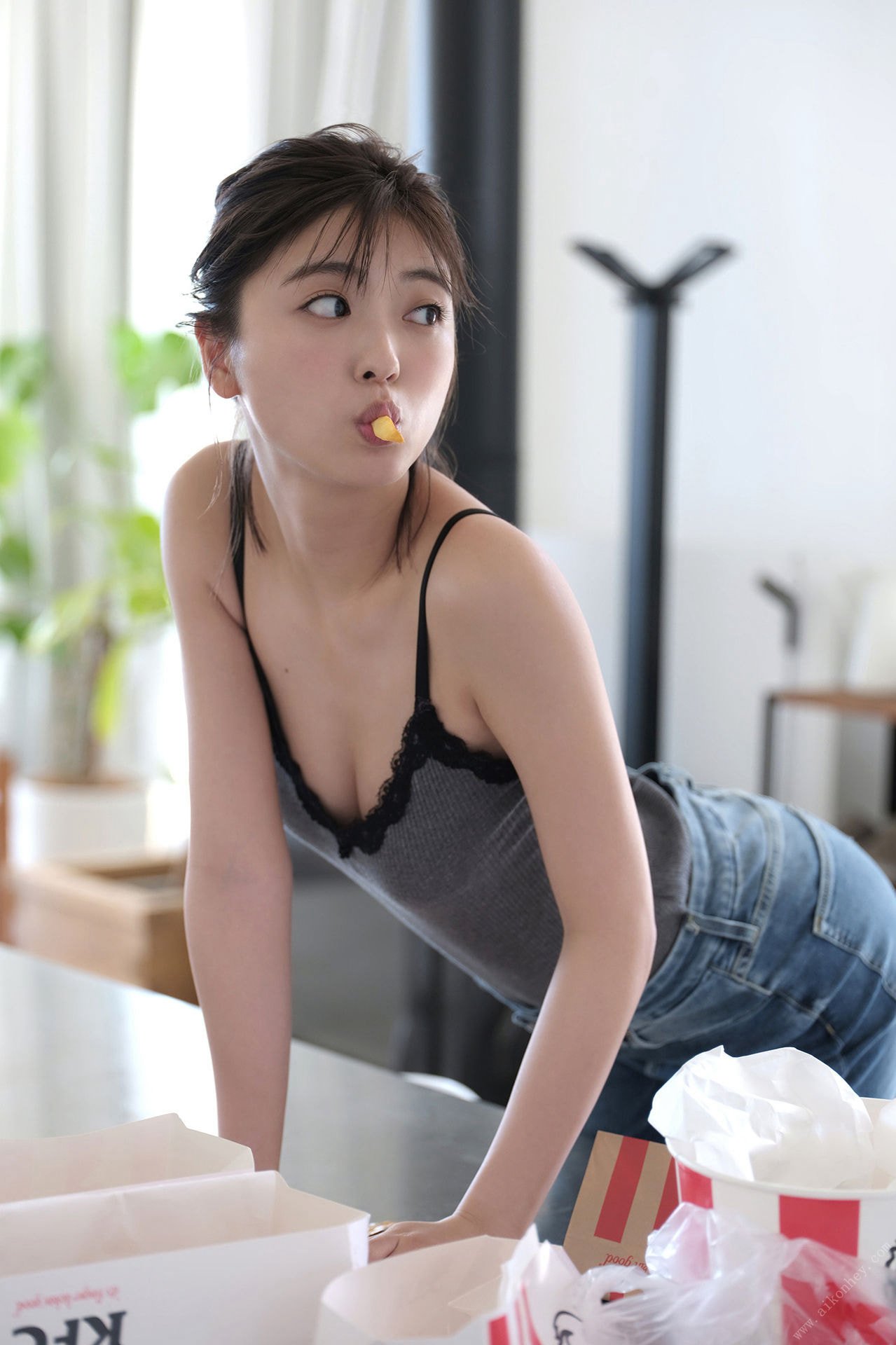 Kudo Miki Takahiro... FRIDAY Tata s photo collection