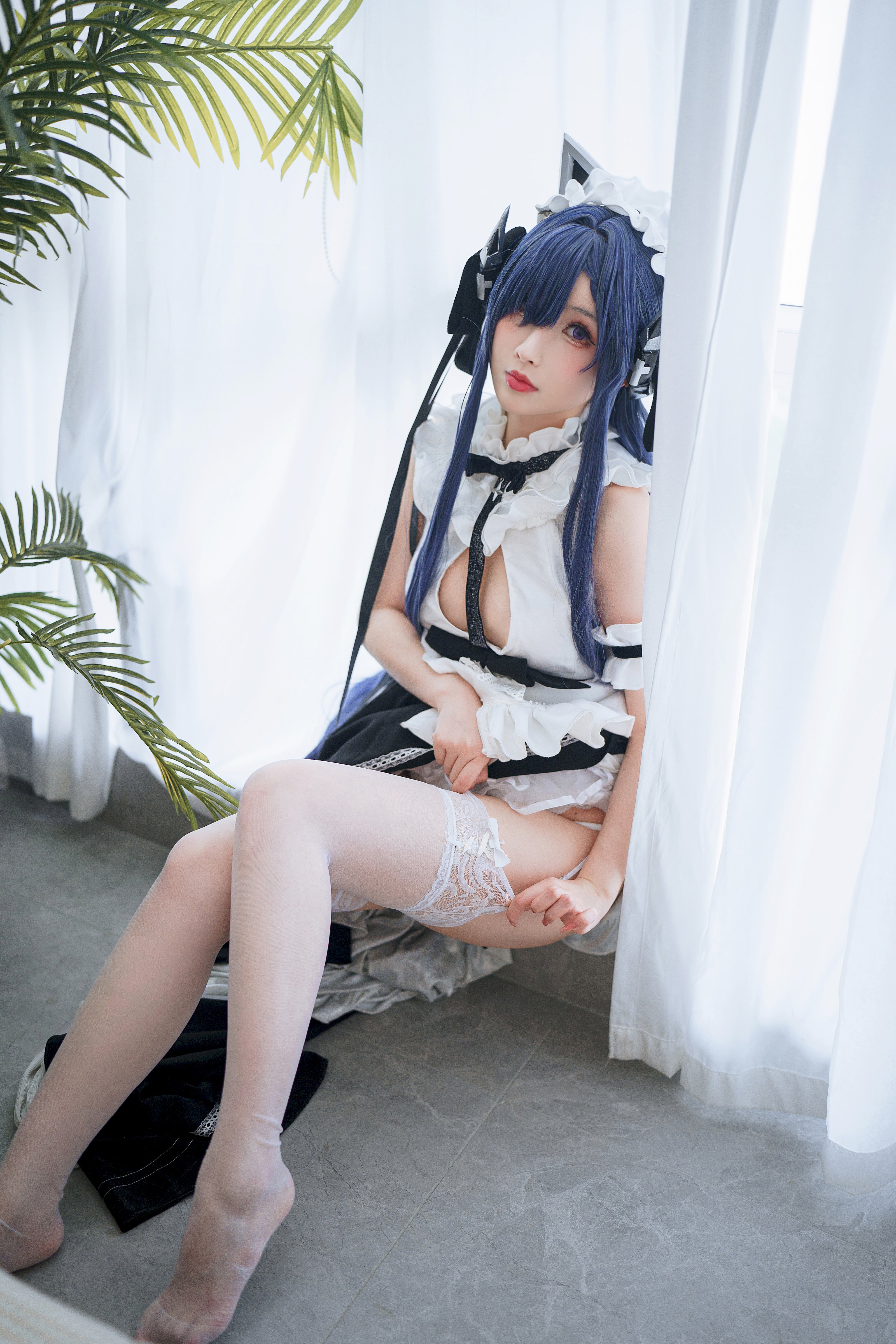 Rioko Liangliangzi - August's Maid