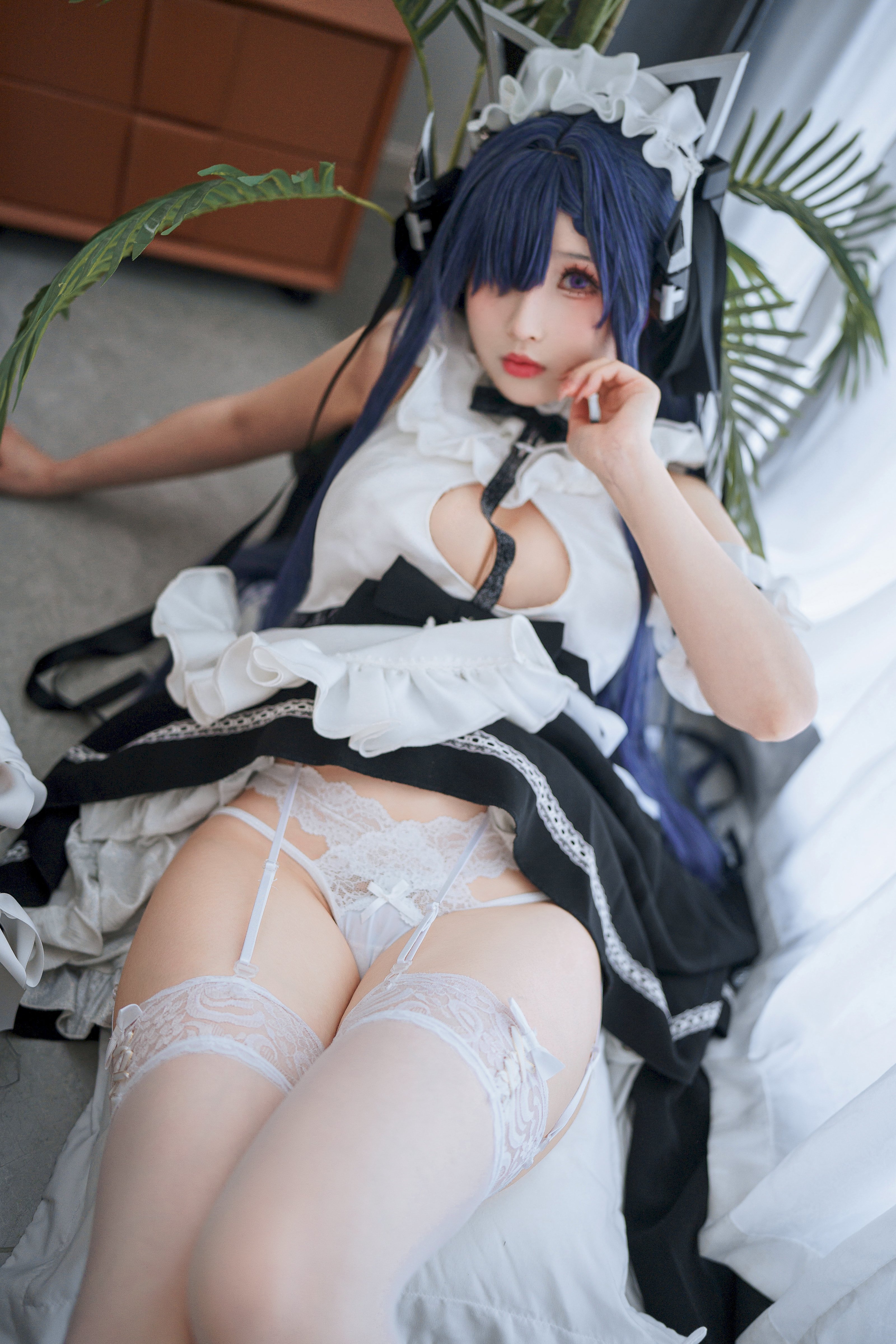 Rioko Liangliangzi - August's Maid