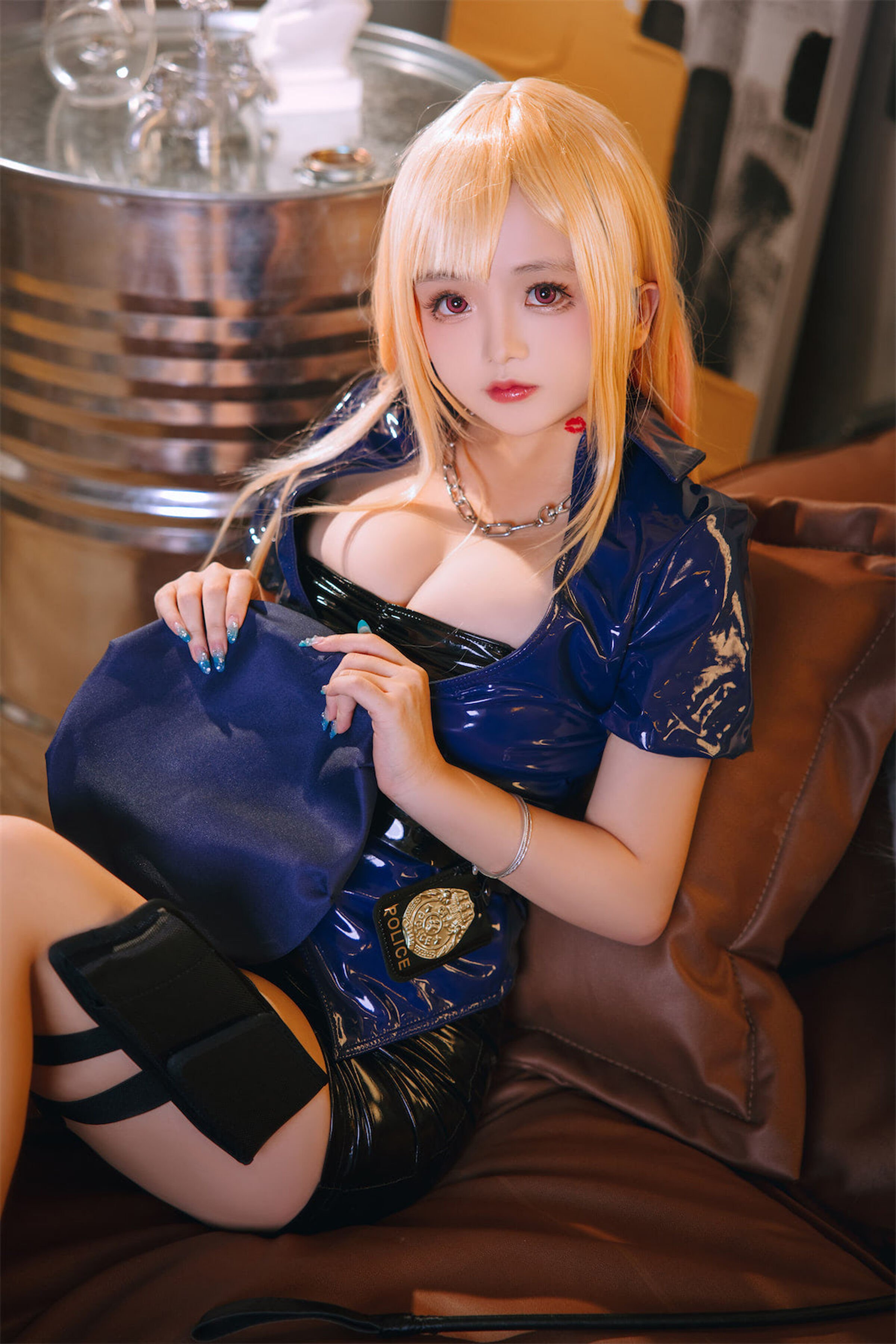 日奈娇 喜多川海梦女警