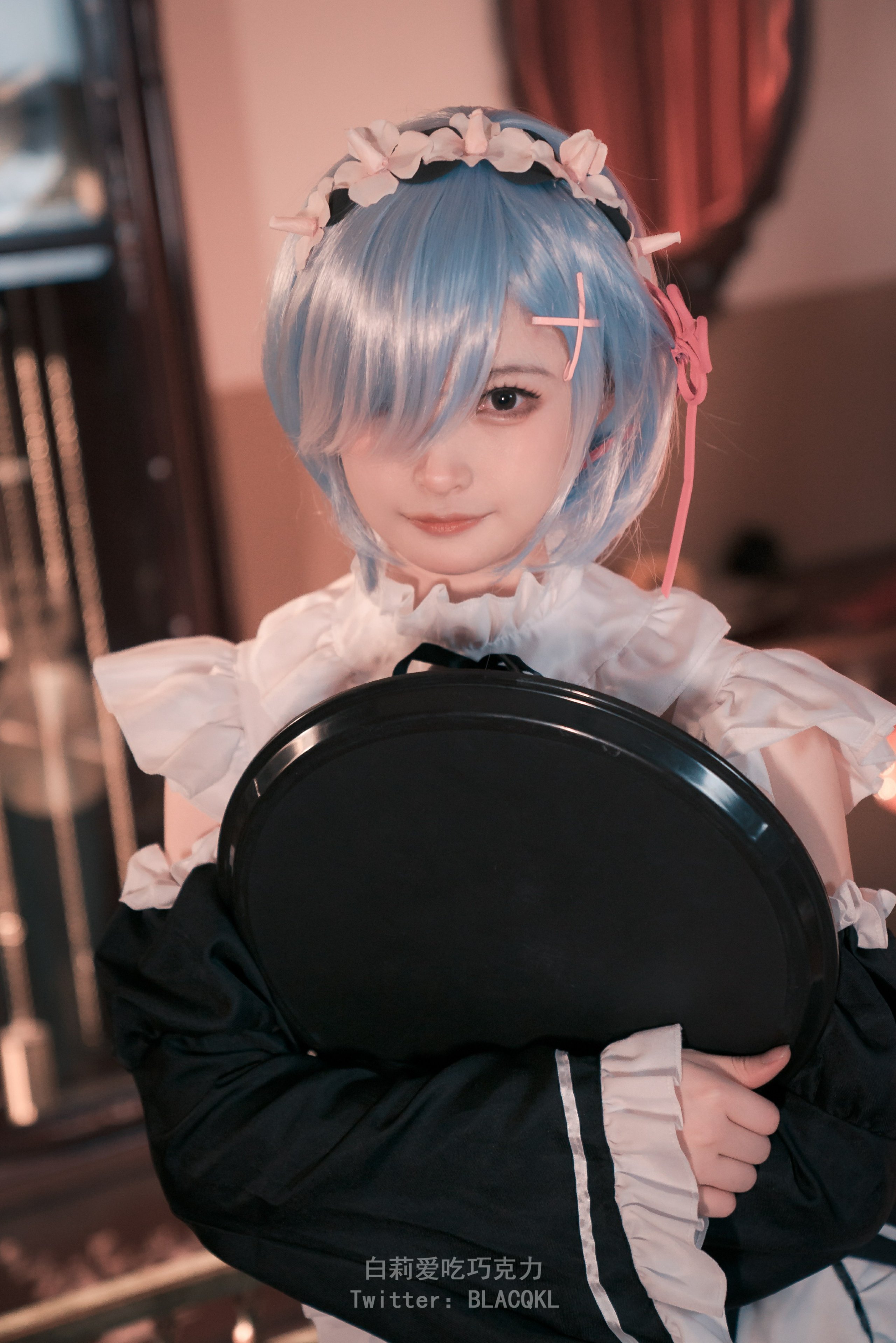 Bai Li loves to eat chocolate] Rem maid outfit