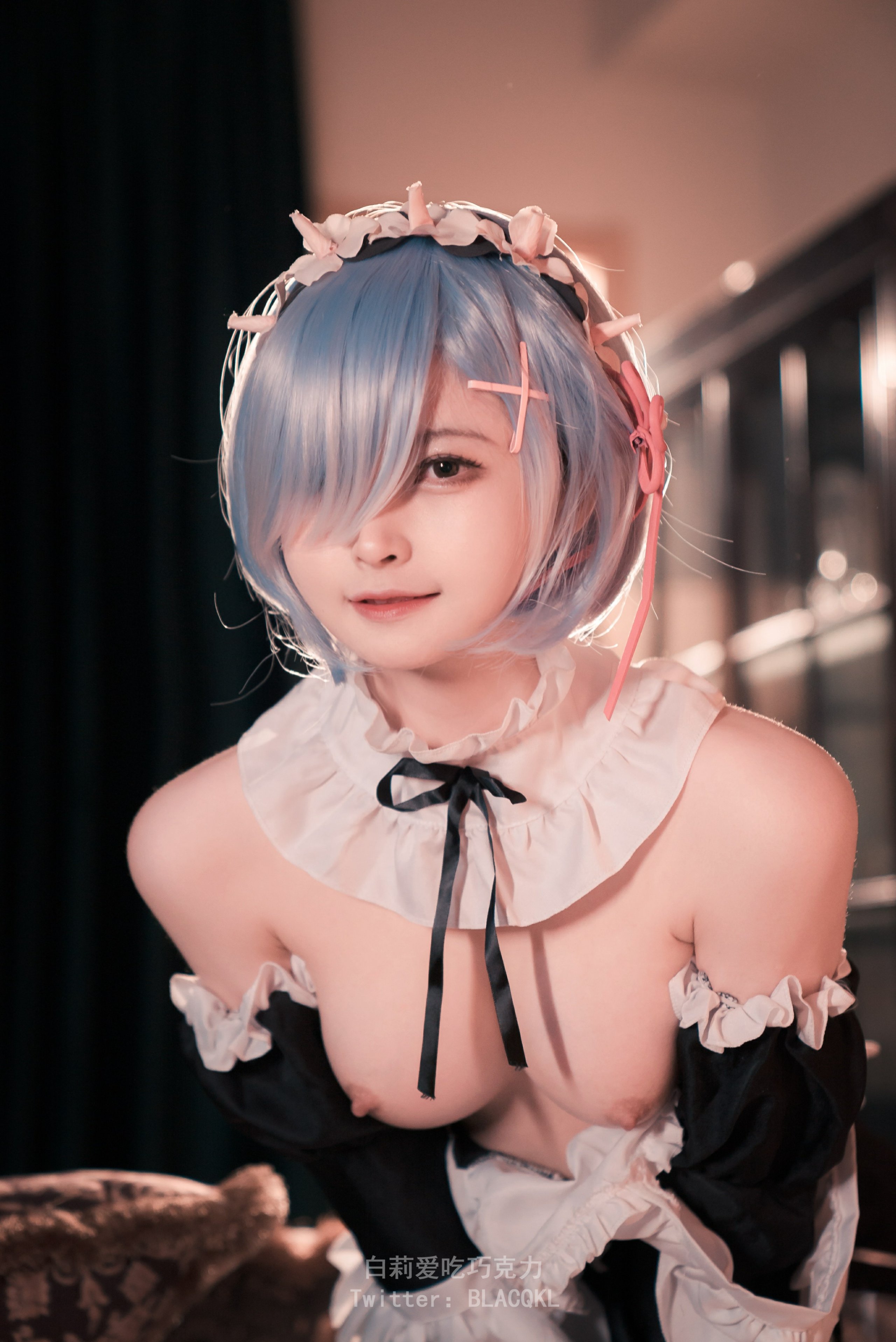 Bai Li loves to eat chocolate] Rem maid outfit